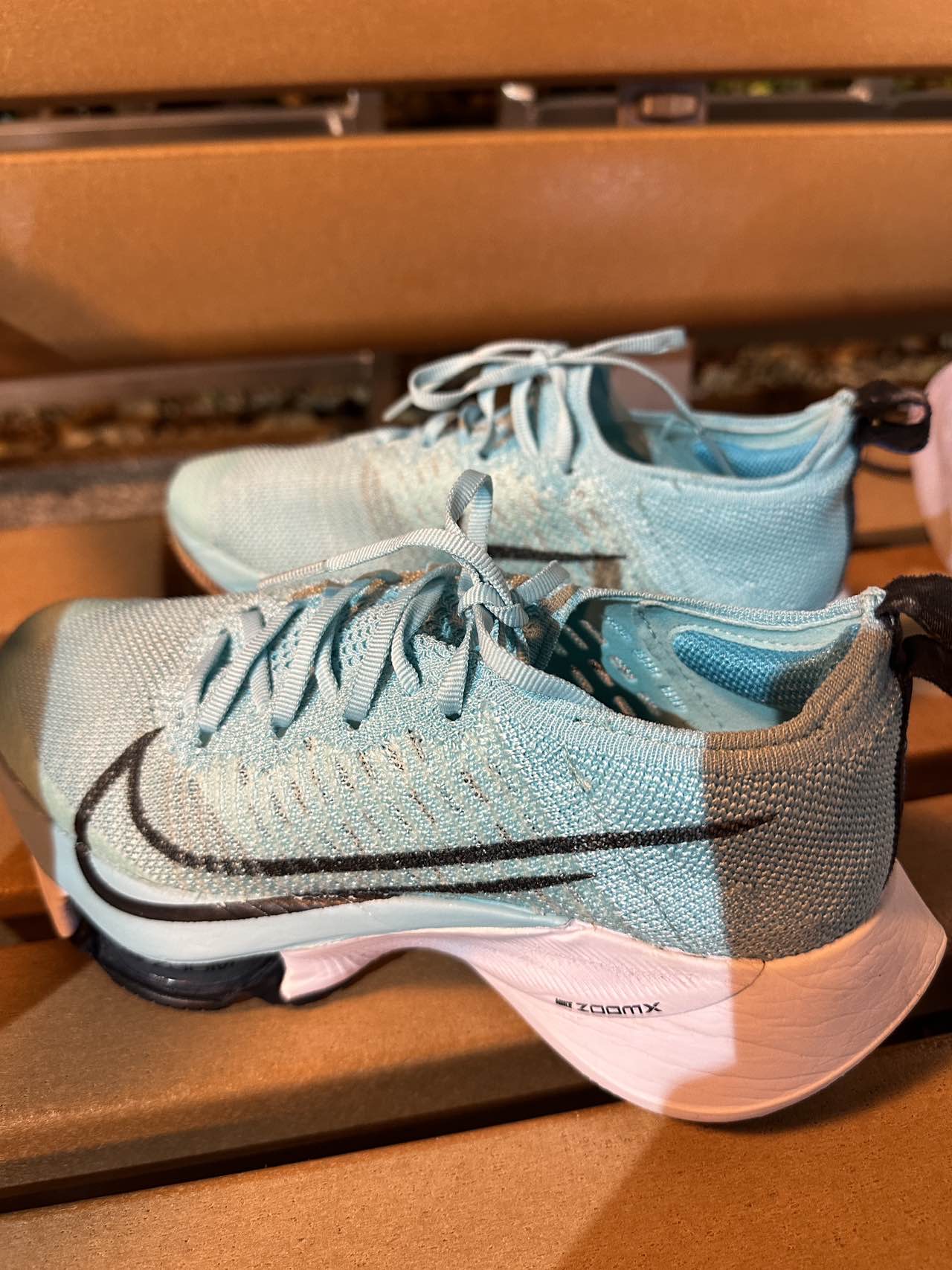 Nike气垫 跑鞋37码9.5成新