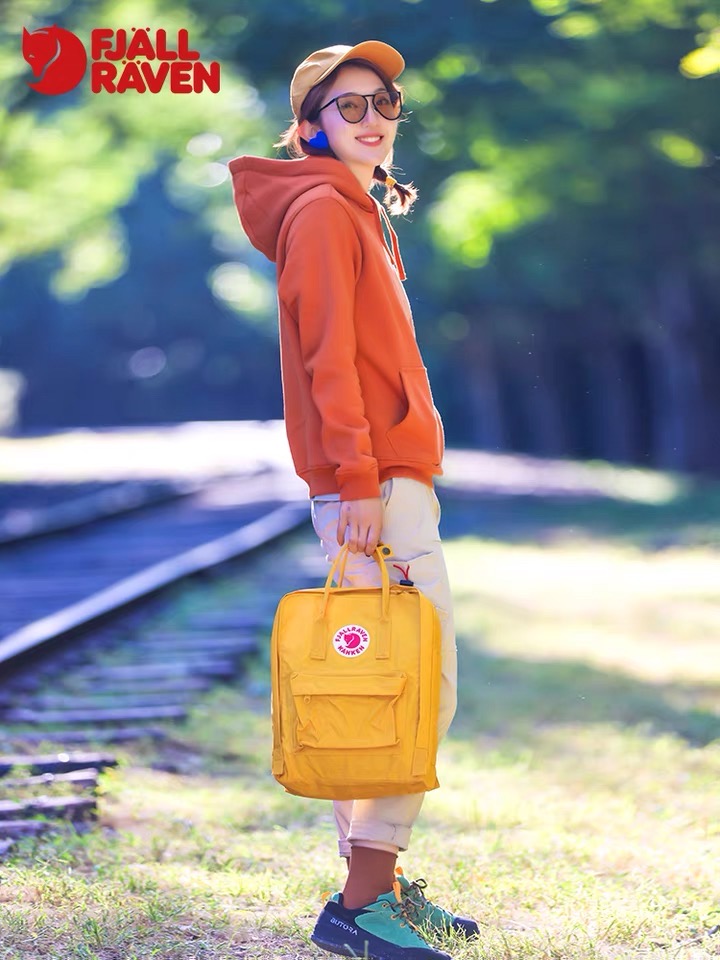 北极狐双肩包送价值199肩带