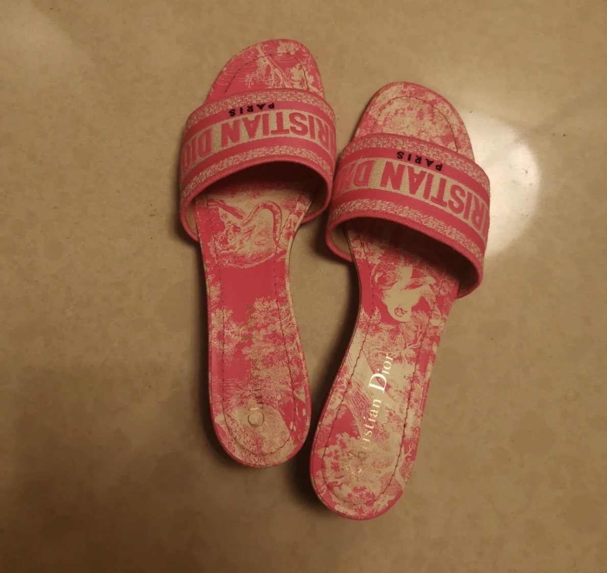 Dior拖鞋