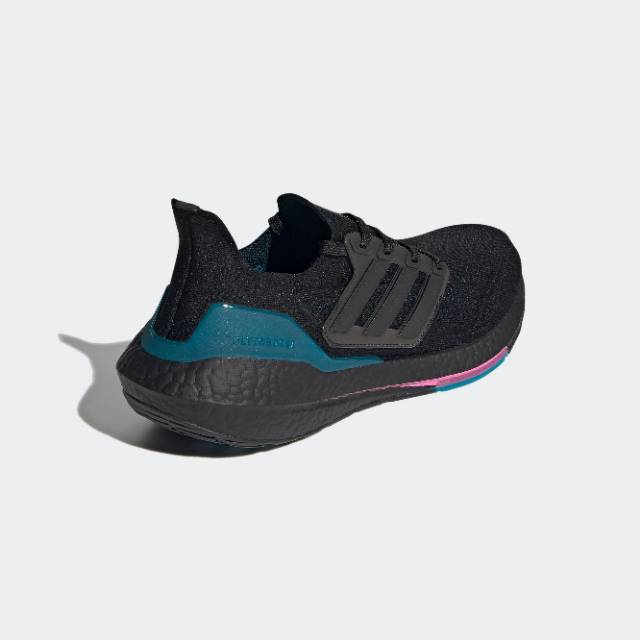 阿迪达斯运动鞋 ultraboost