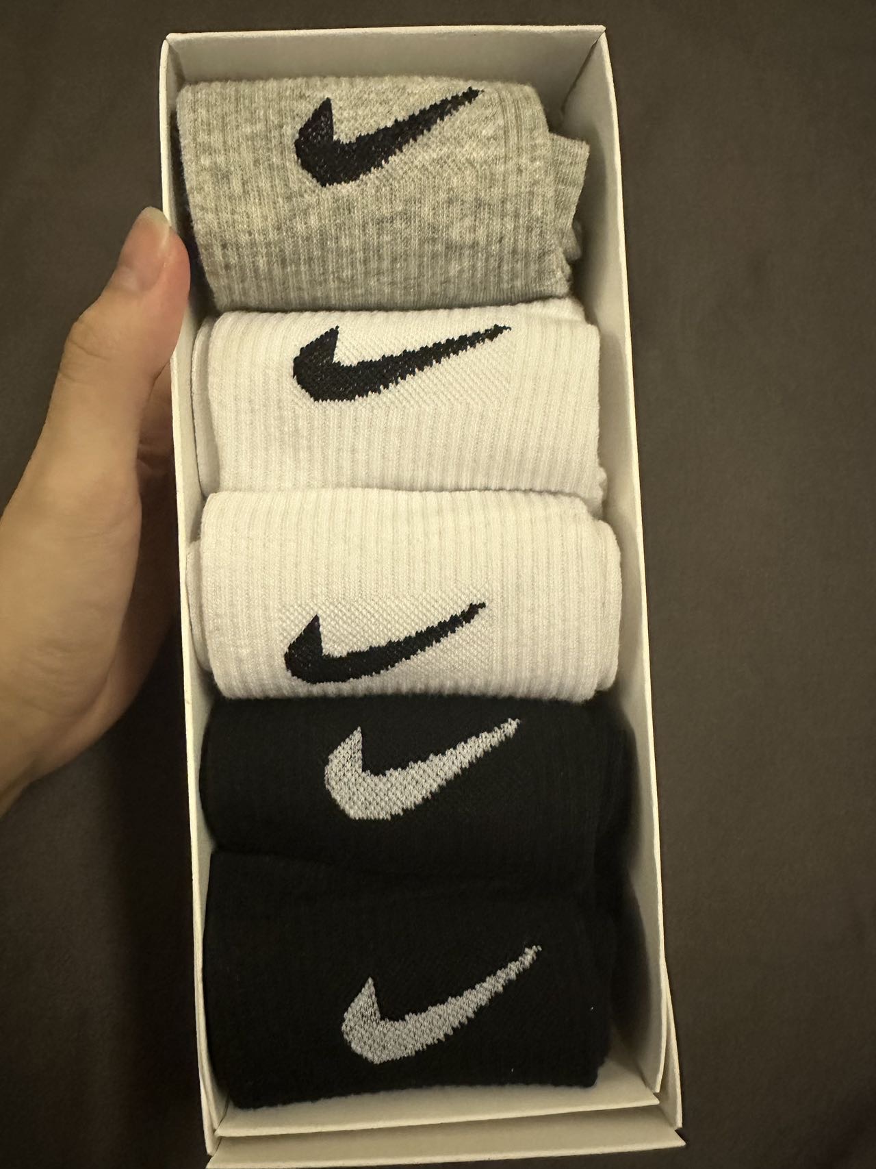 耐克袜子（一盒5双）