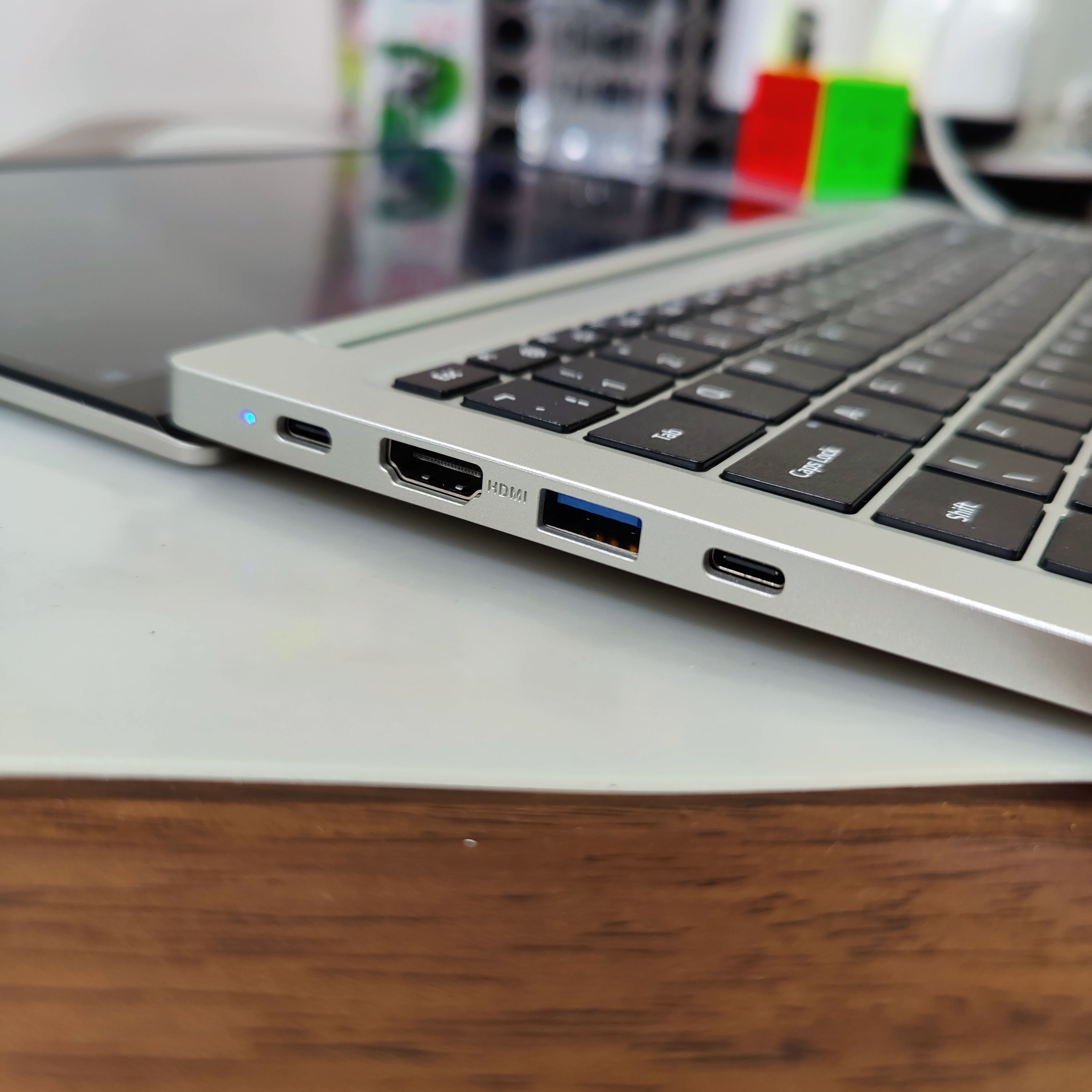 Samsung Galaxy Book LTE 三星筆電