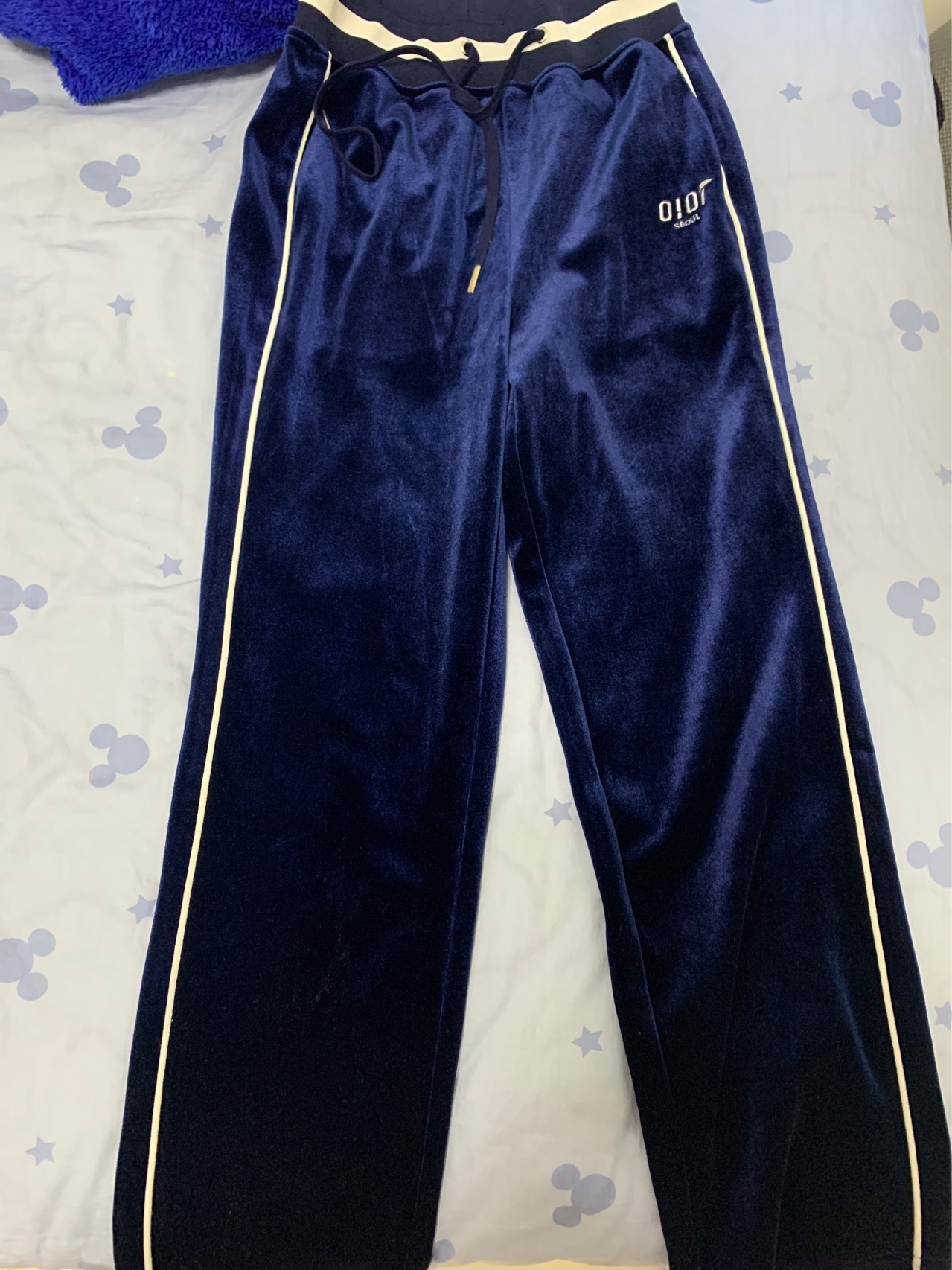 oioi蓝色丝绒直筒裤