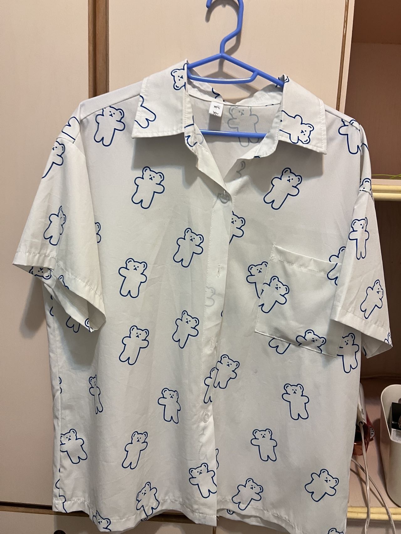 随缘出一些衬衫，都很新，没穿过几次