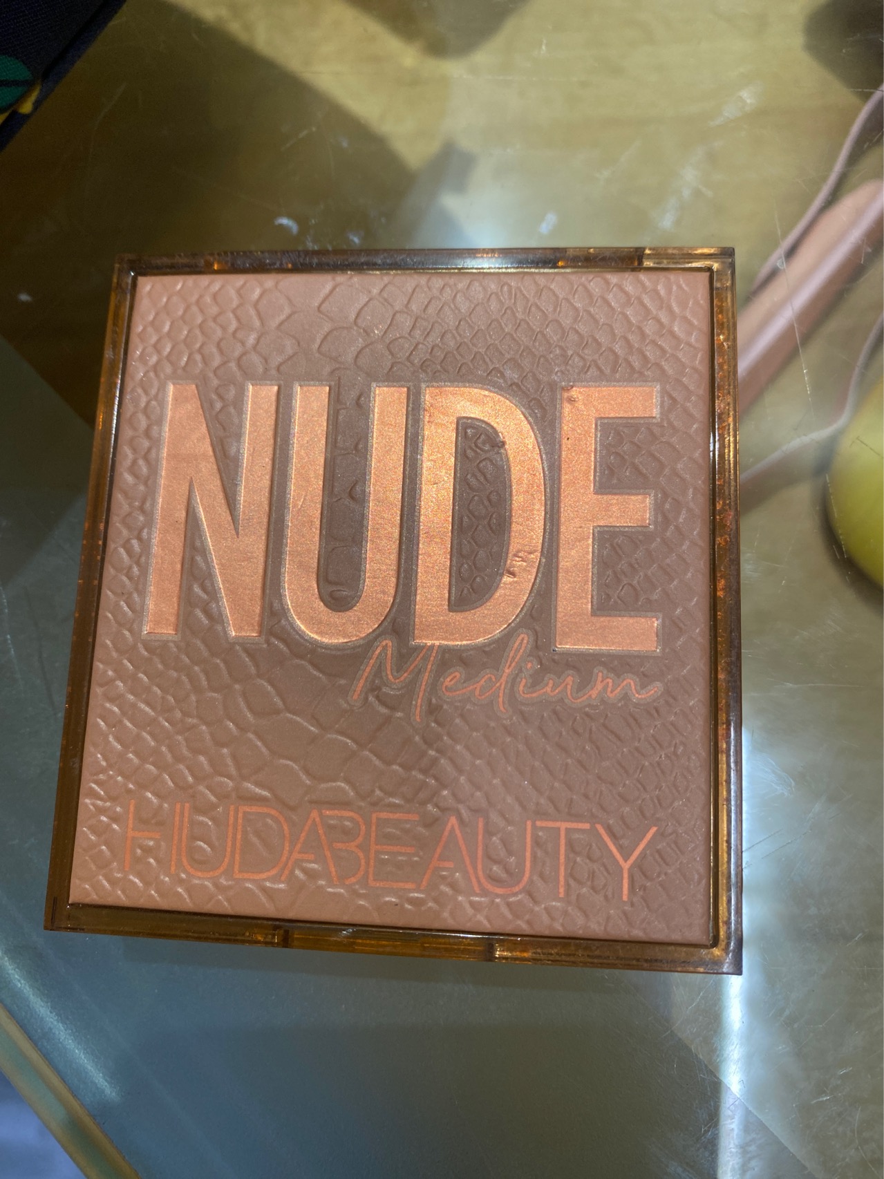 Huda Beauty 眼影盘