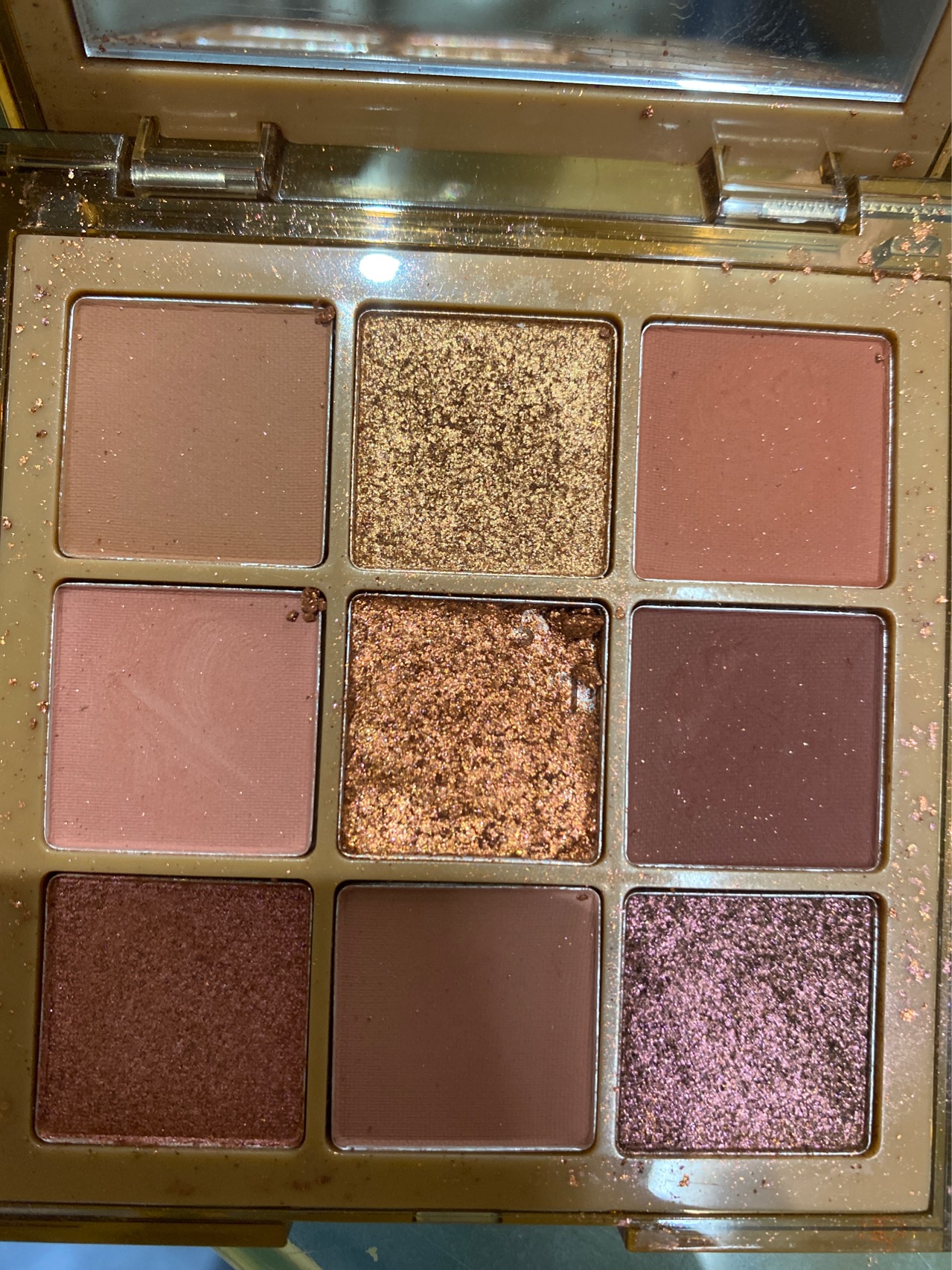 Huda Beauty 眼影盘