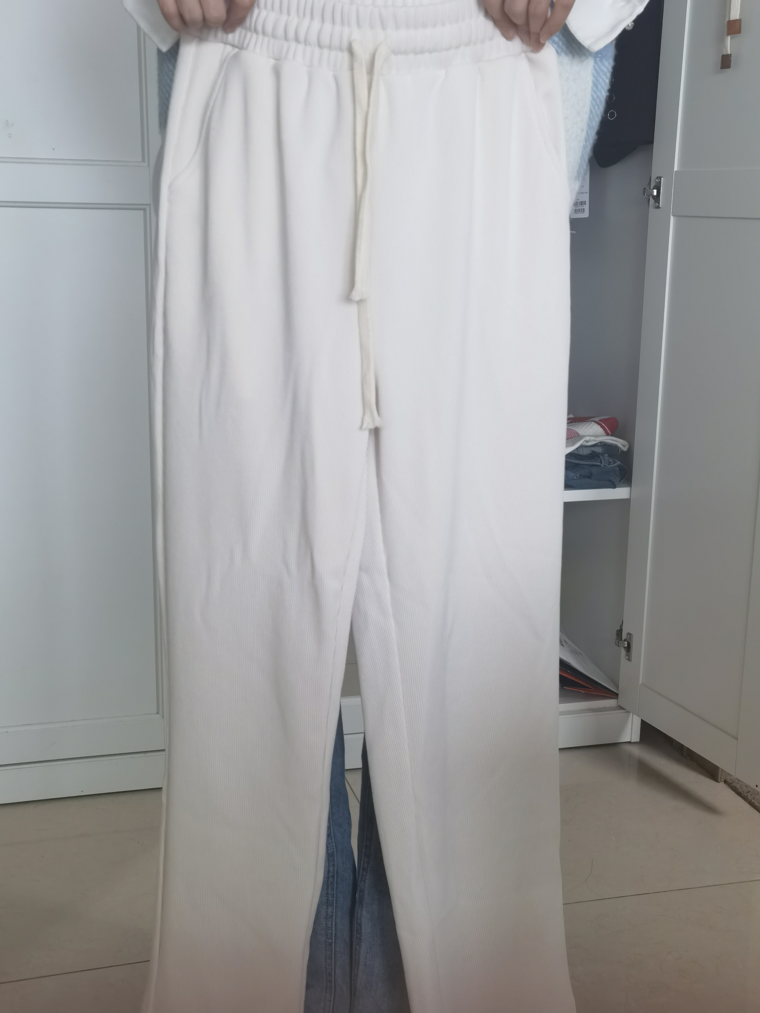 灯芯绒米白色阔腿裤