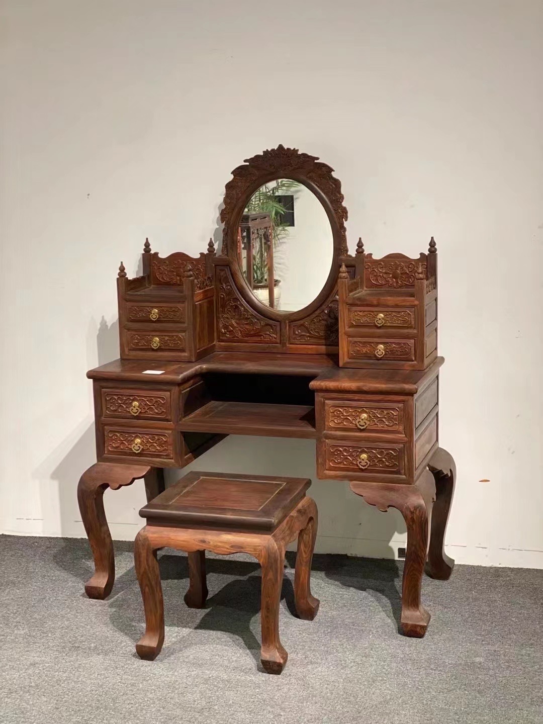 大红酸枝梳妆台