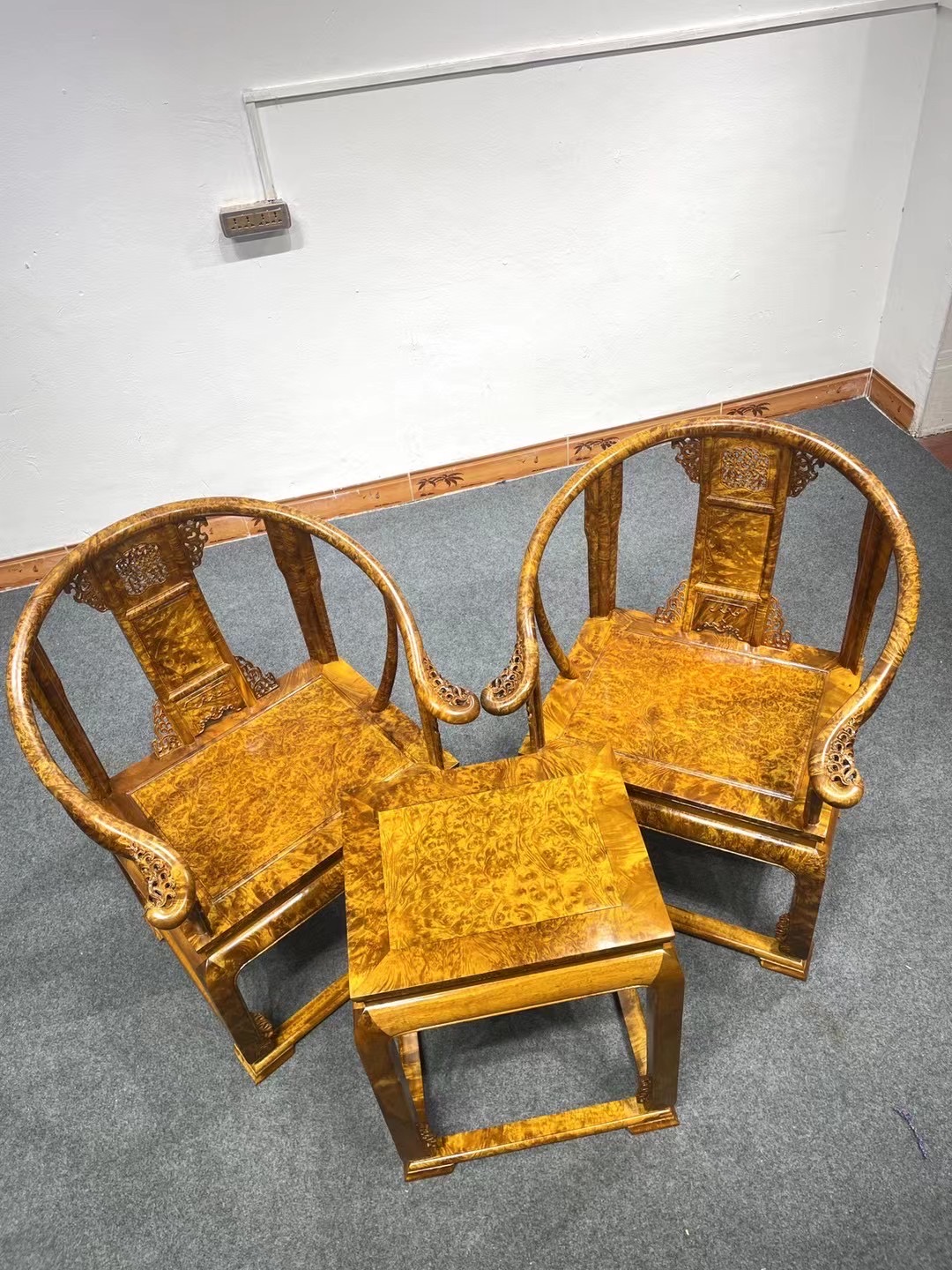 收藏品黃金樟爆滿瘤疤皇宮椅