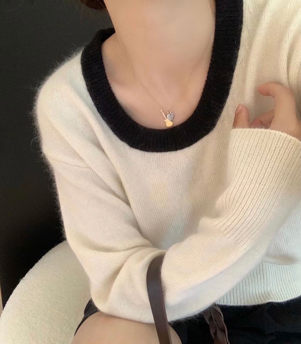 白色毛衣全新超好看！！