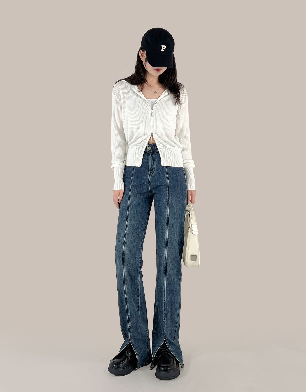 全新裤腿开叉牛仔裤