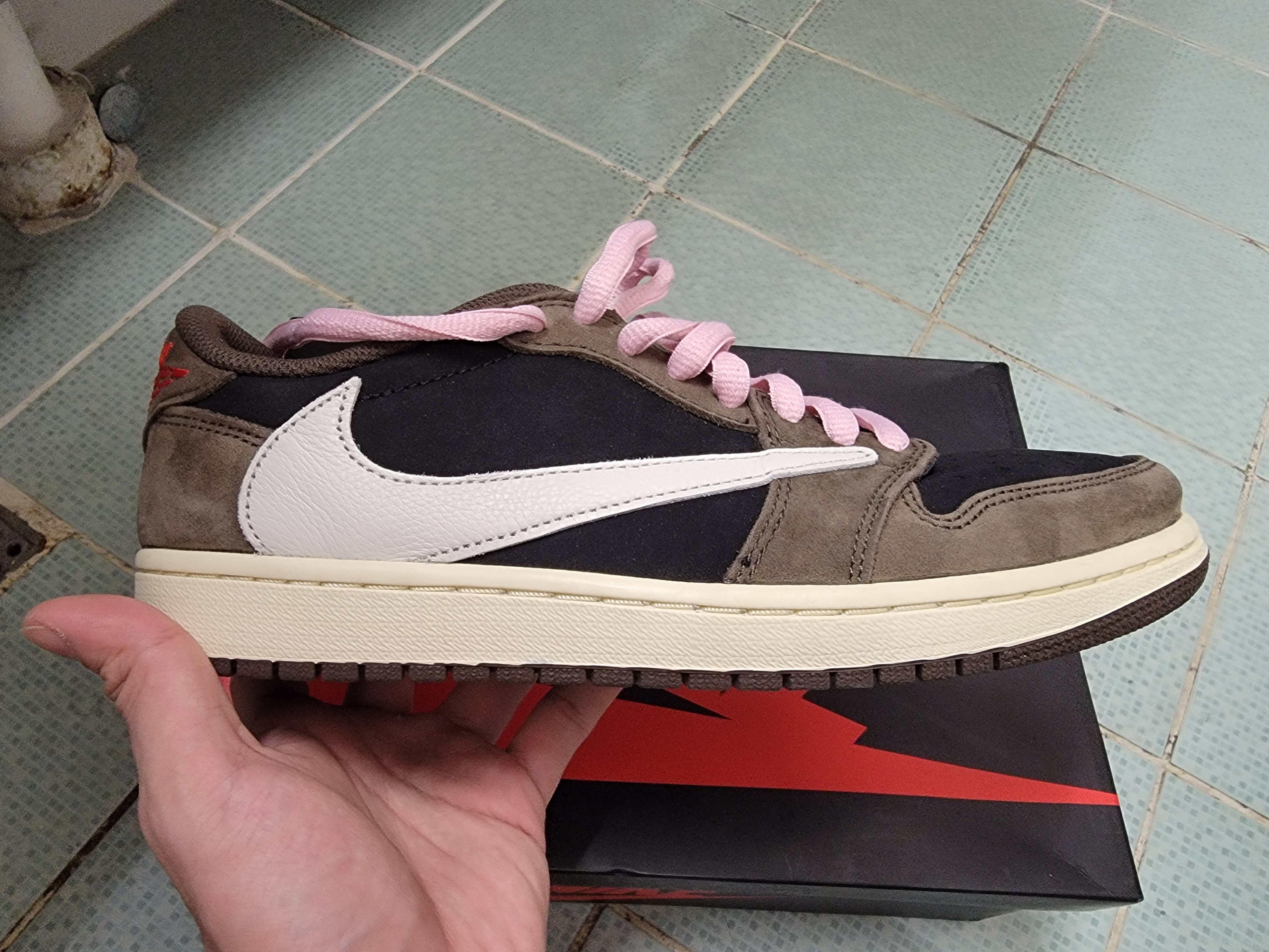 AJ 1 低帮倒钩 TS 联名