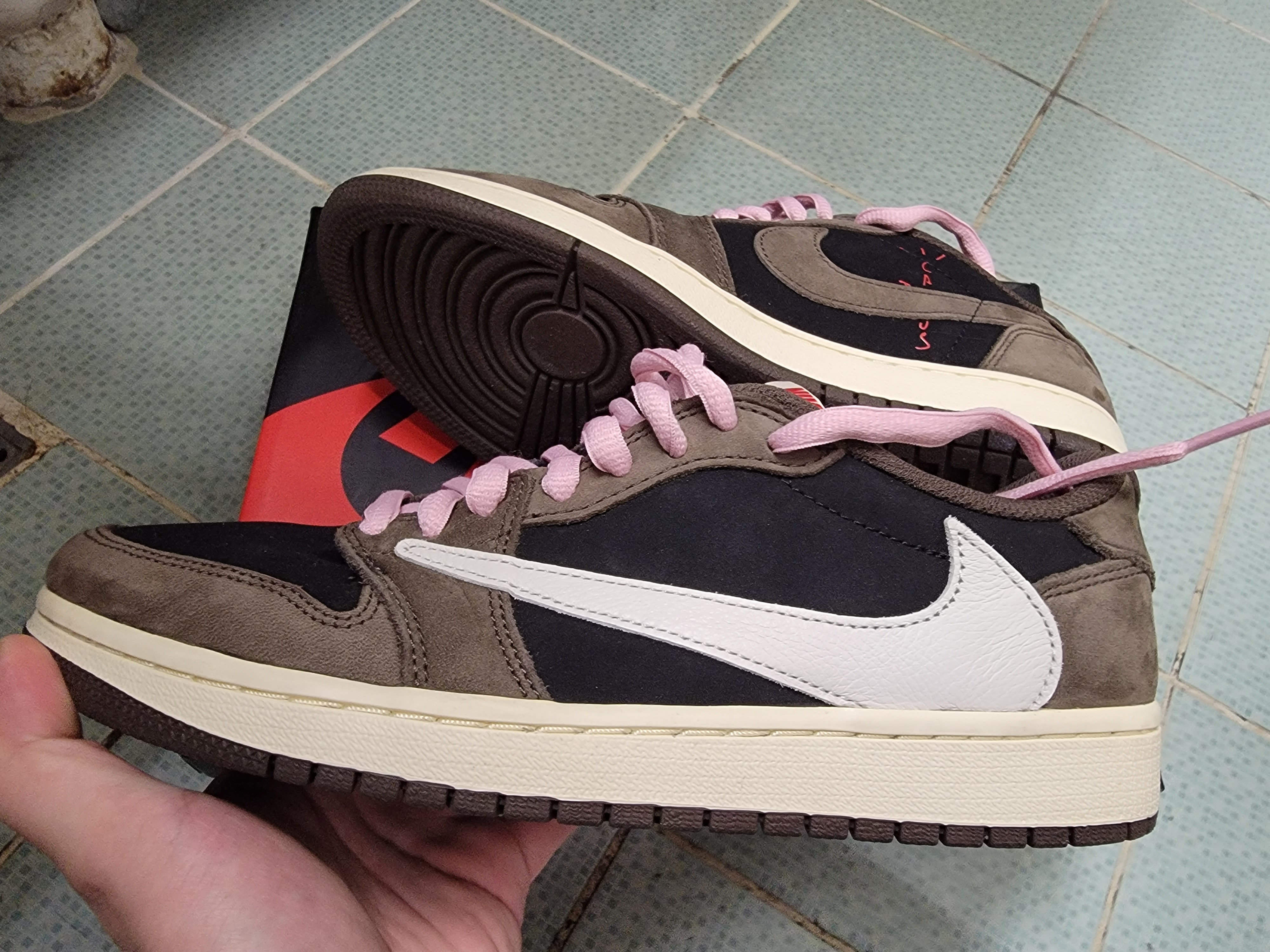 AJ 1 低帮倒钩 TS 联名