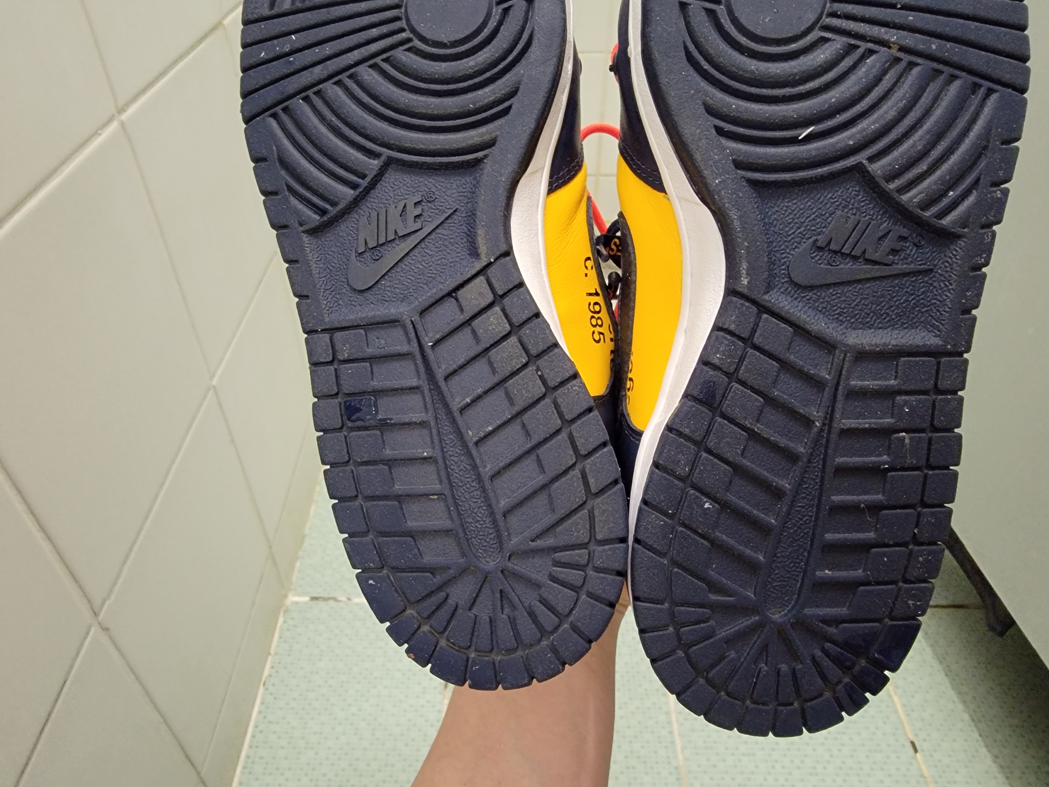 Off  White & Dunk 联名