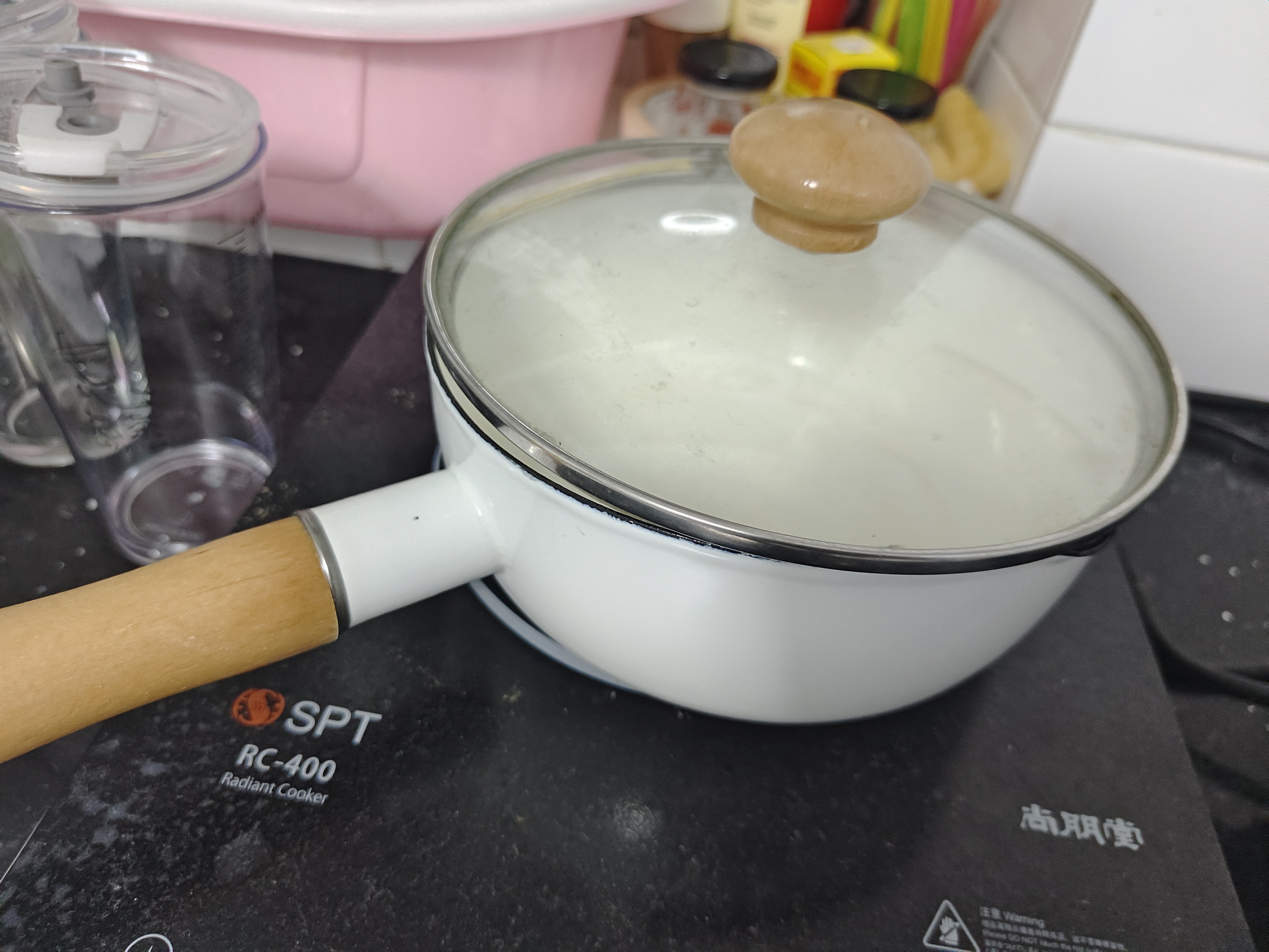 电煮锅，电饭煲，小炒锅，电磁炉