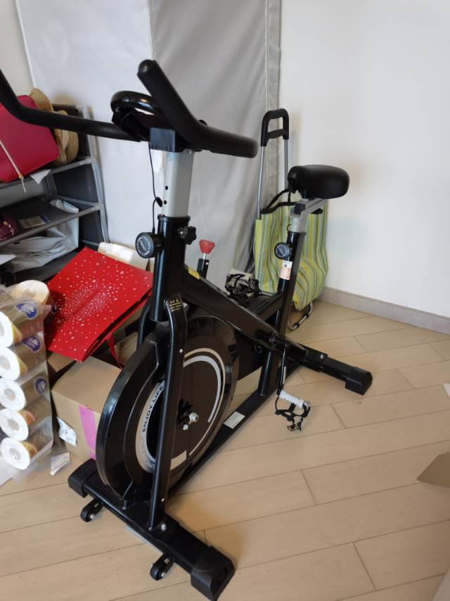 室内健身自行车