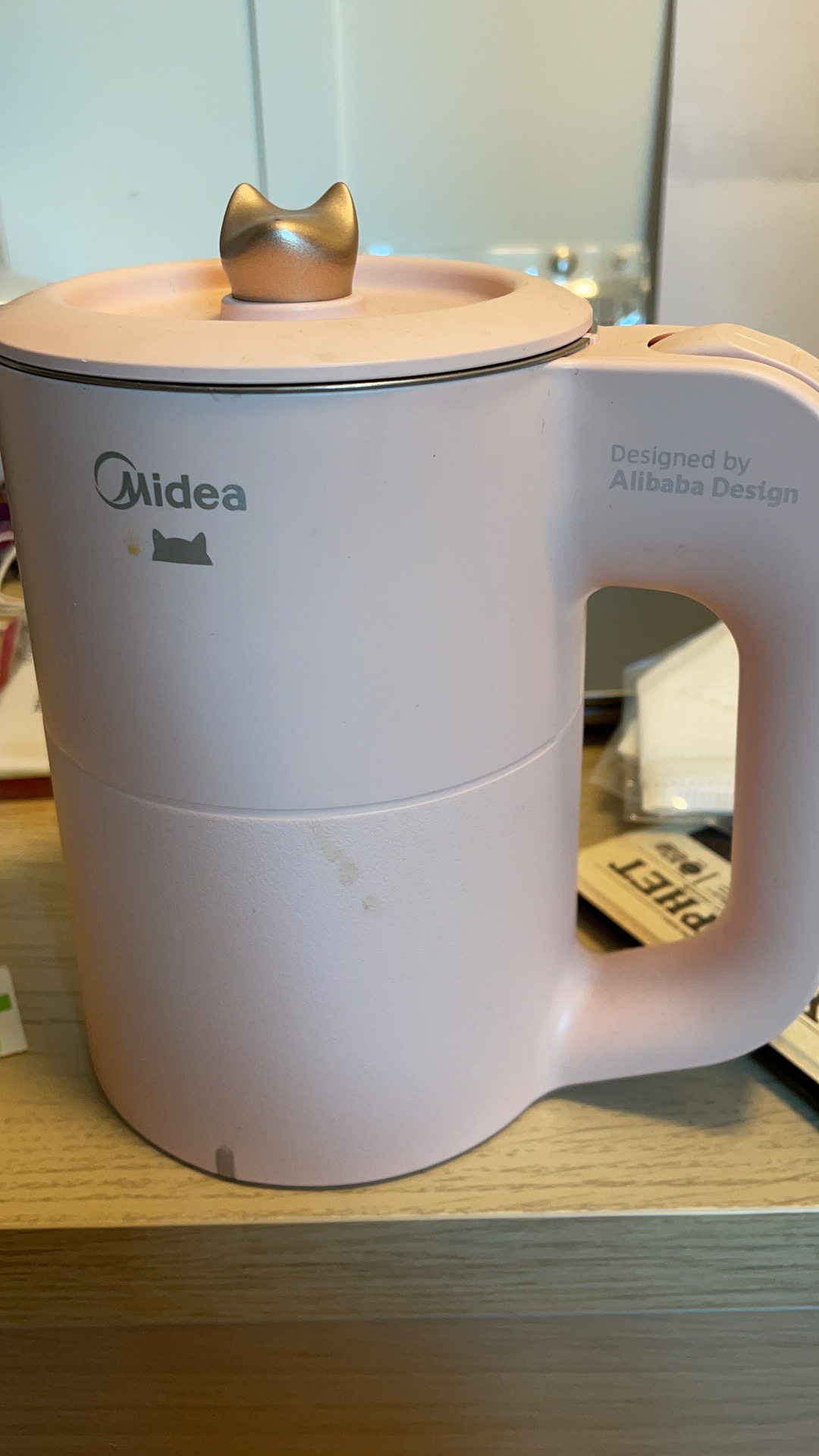 美的小型电热水壶