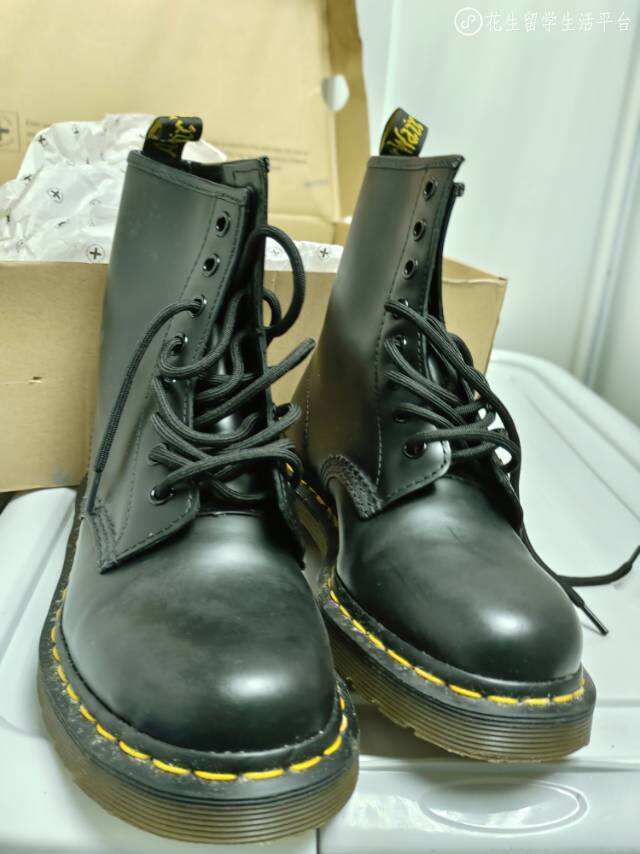 全新DrMartens八孔马丁靴