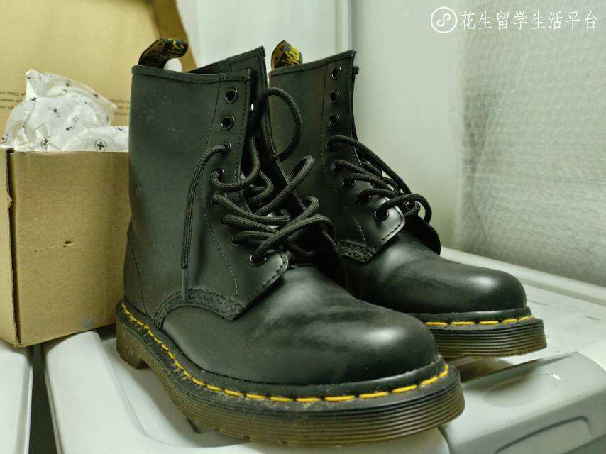 全新DrMartens八孔马丁靴