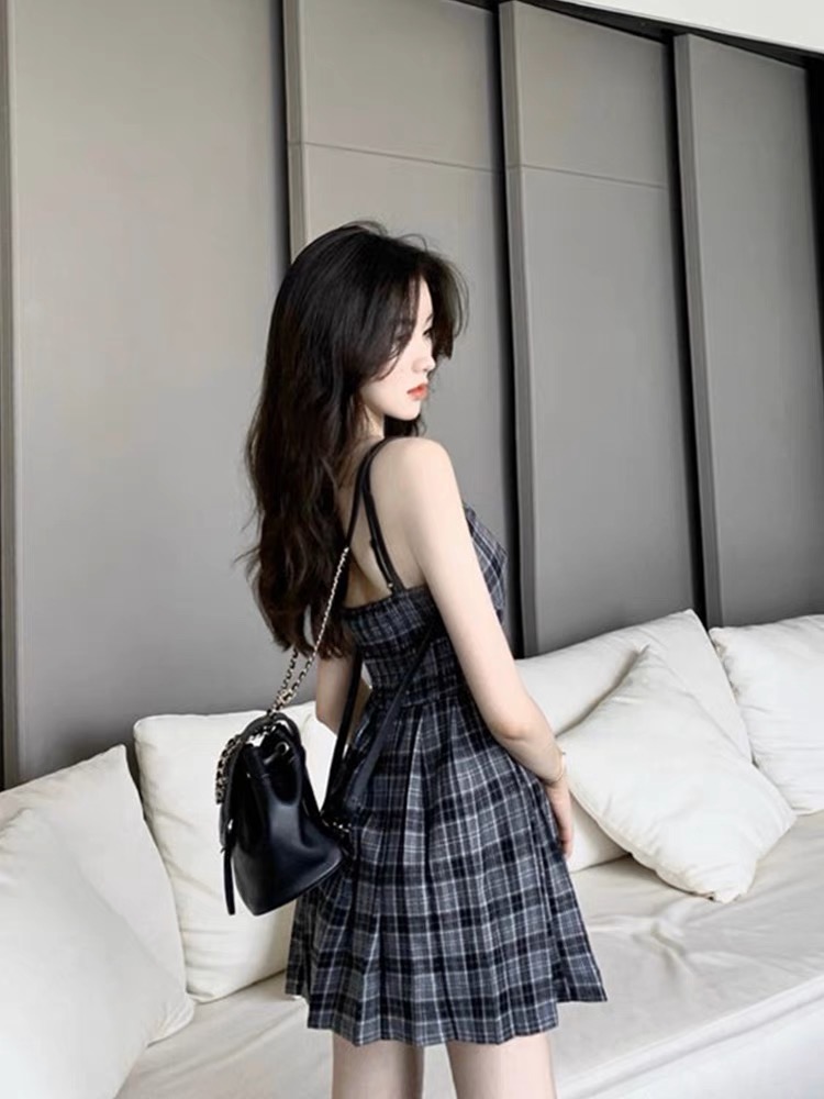 复古格子连衣裙
