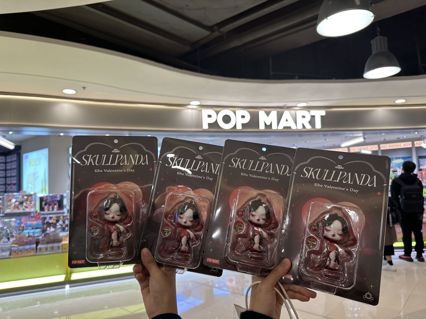 泡泡玛特sp吊卡