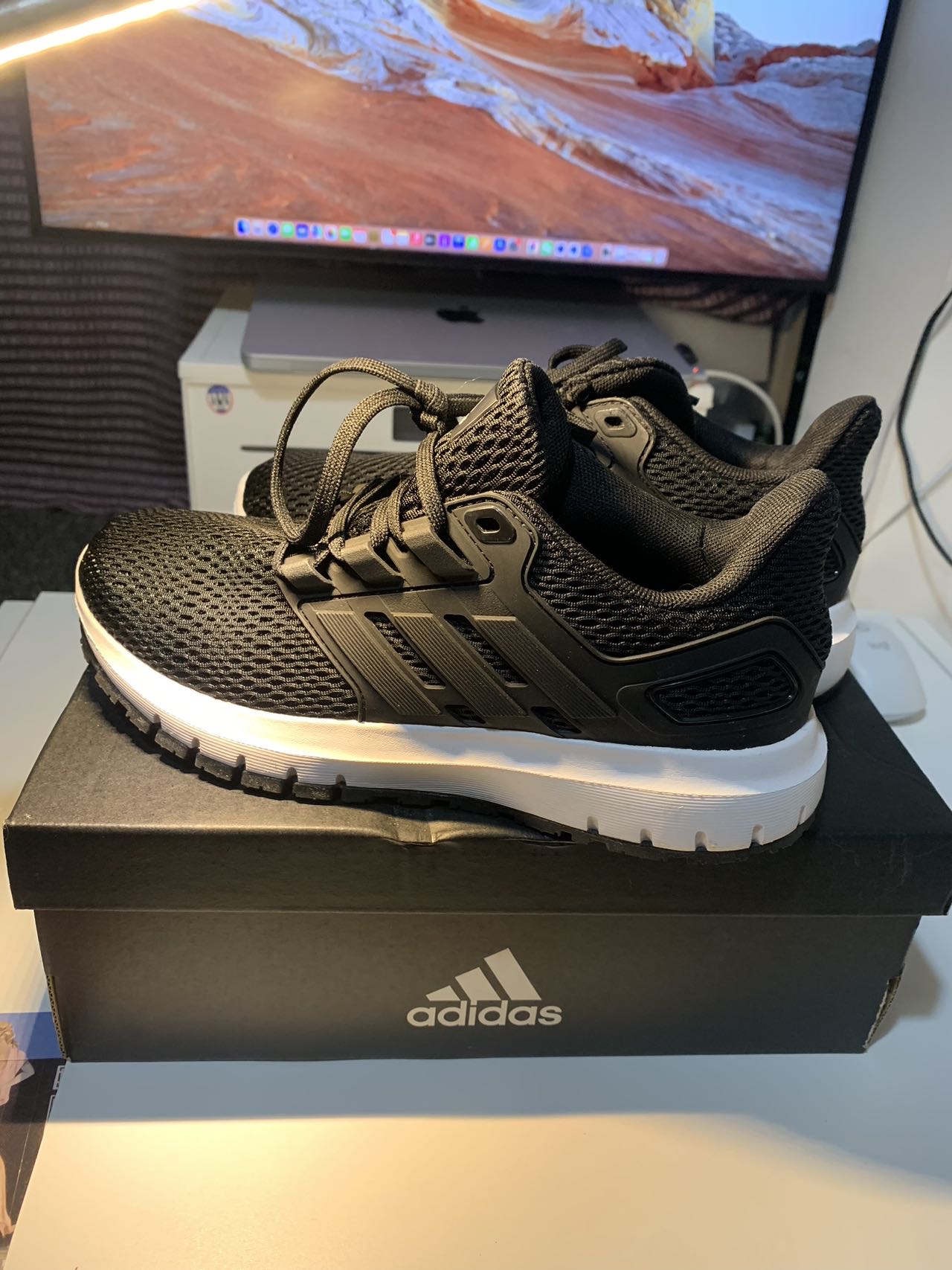 Adidas 阿迪达斯女鞋