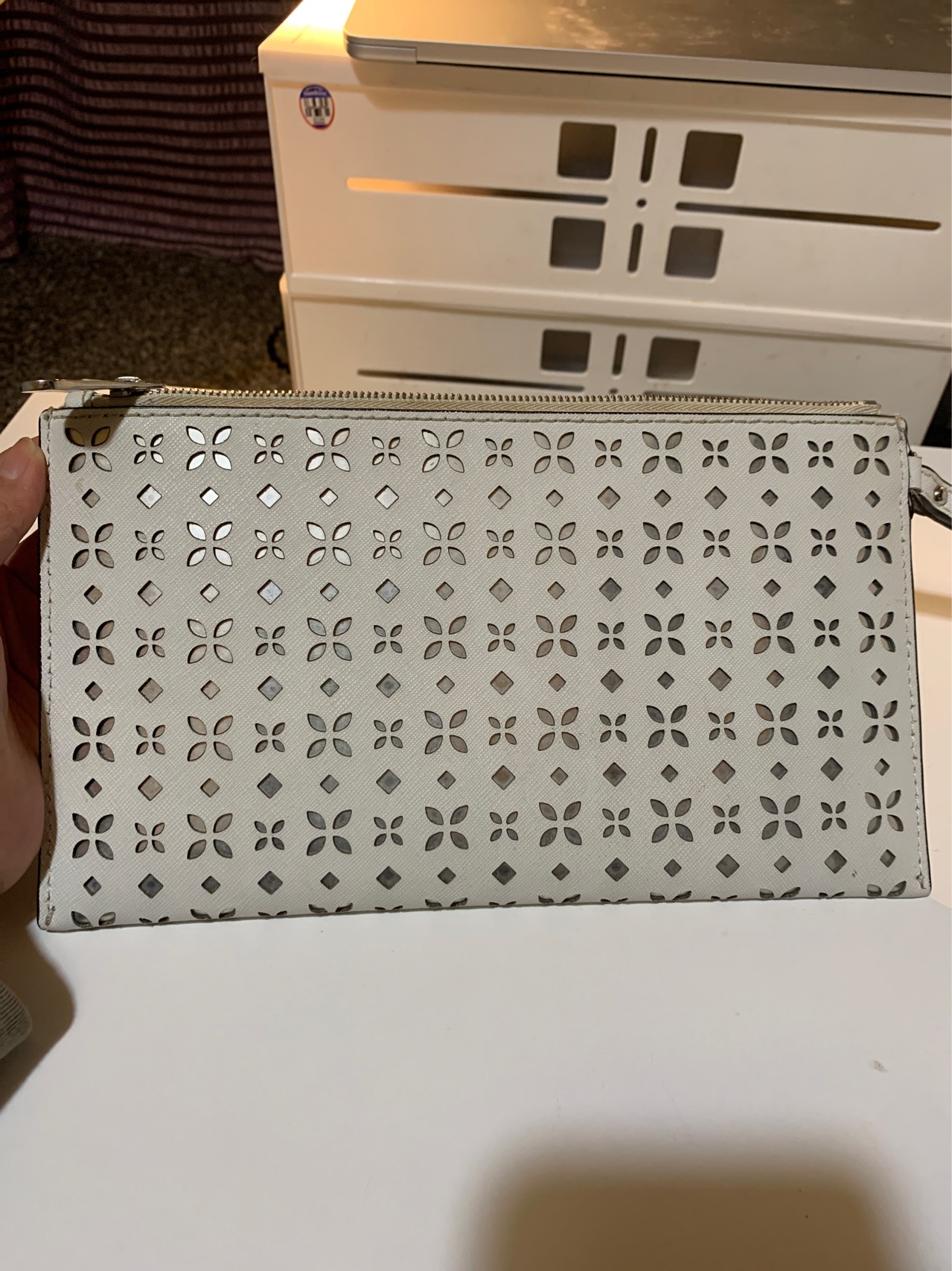 Michael Kors白色手拿包