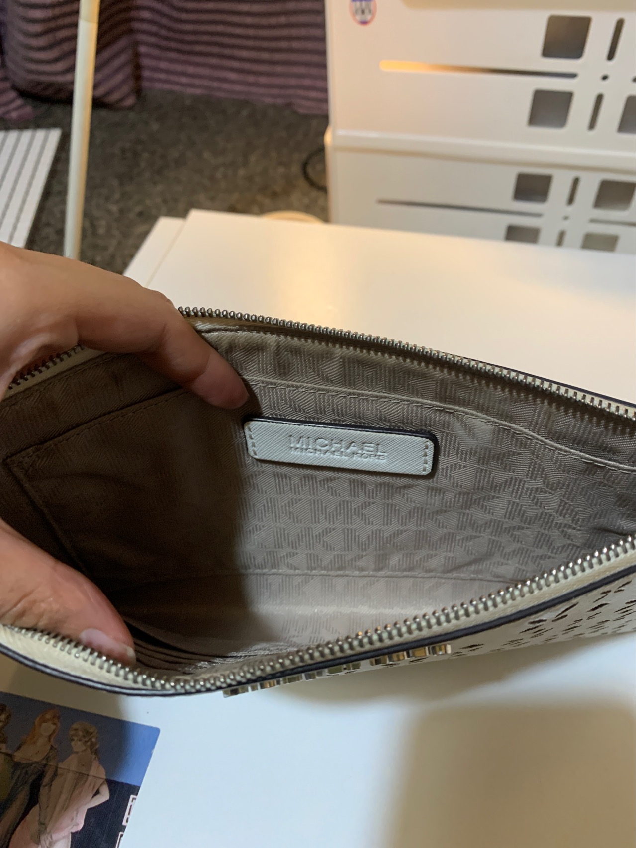 Michael Kors白色手拿包