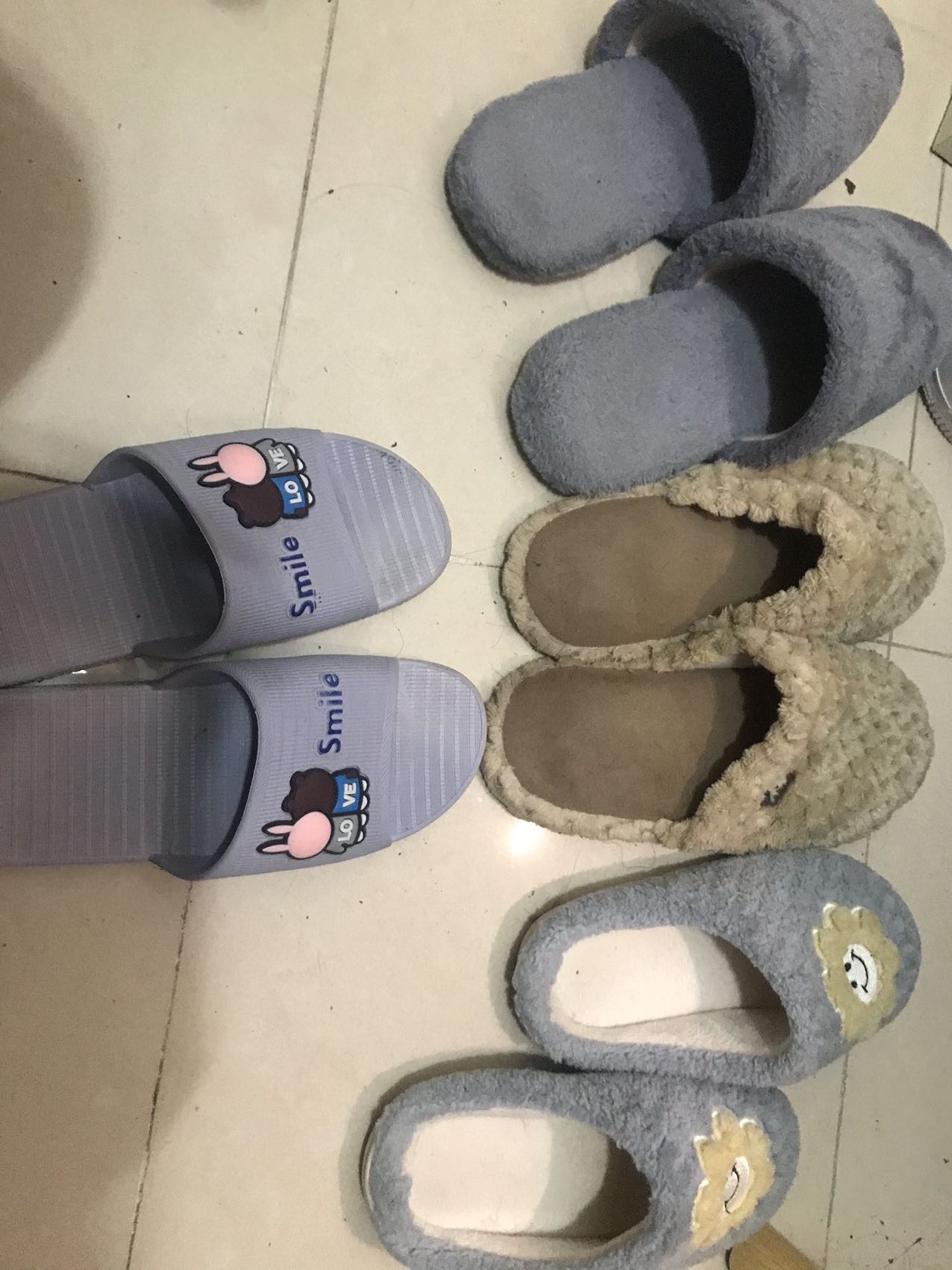 拖鞋，被褥，衣物