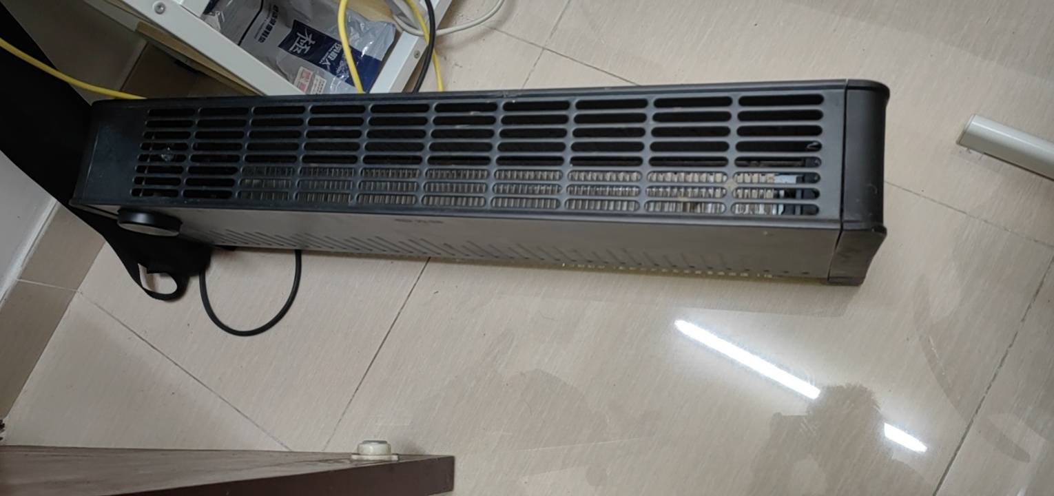 暖风机，冬天做取暖，回南天还可烘干衣服