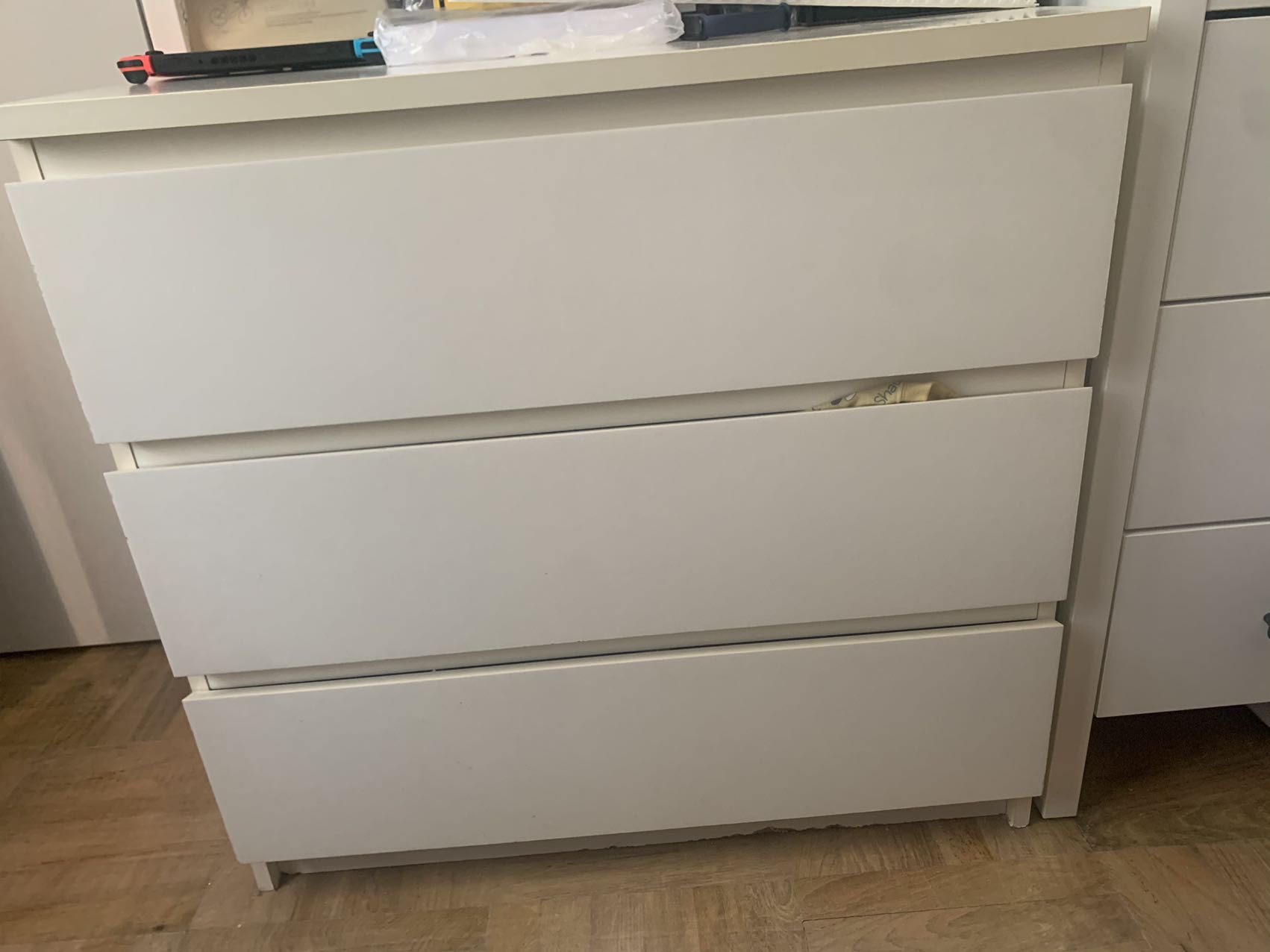 出二手电视柜，茶几，单人扶手梯，抽屉柜