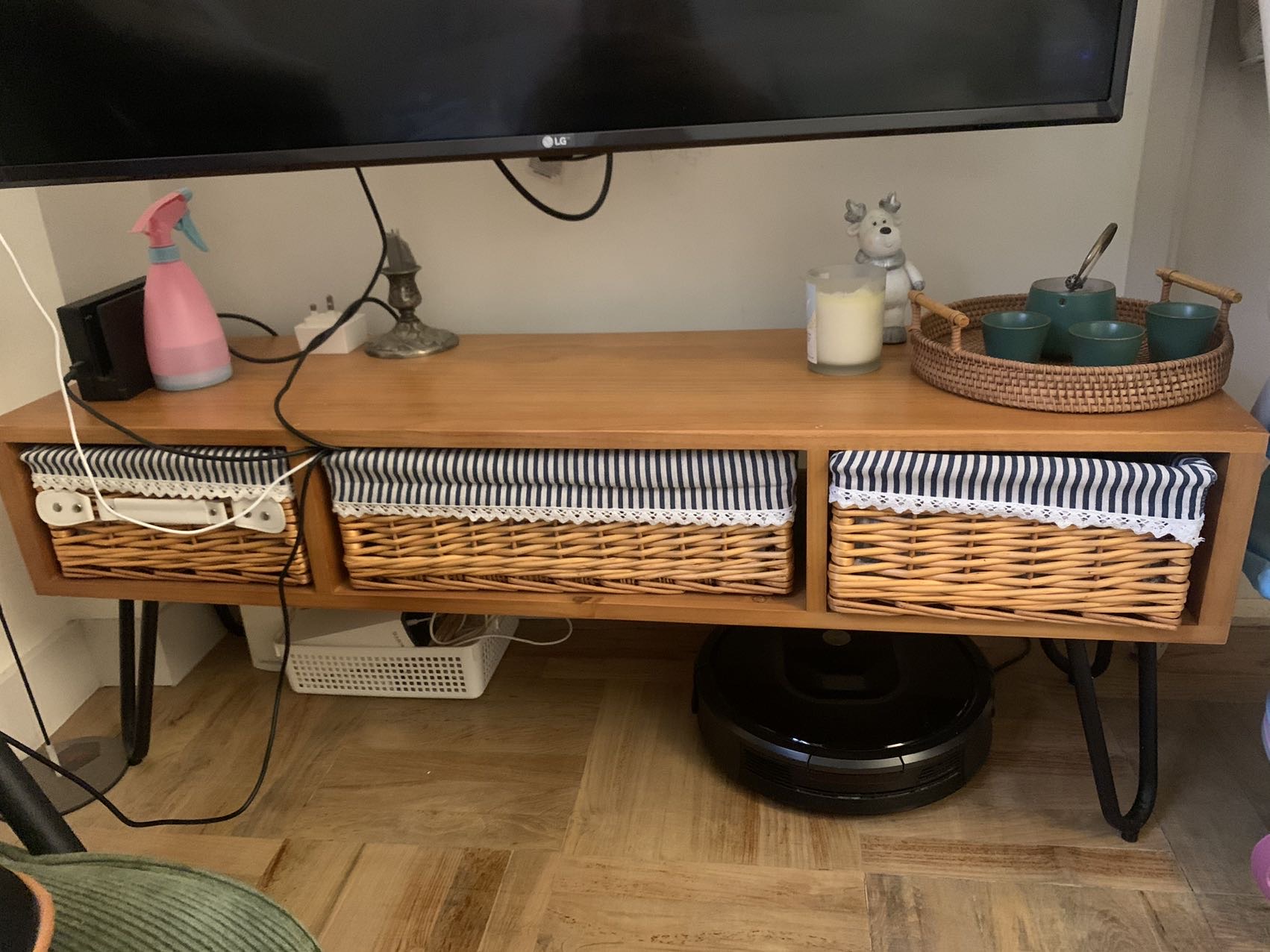 出二手电视柜，茶几，单人扶手梯，抽屉柜