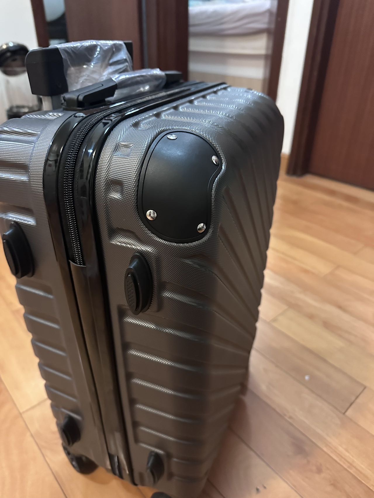 全新未拆登机箱