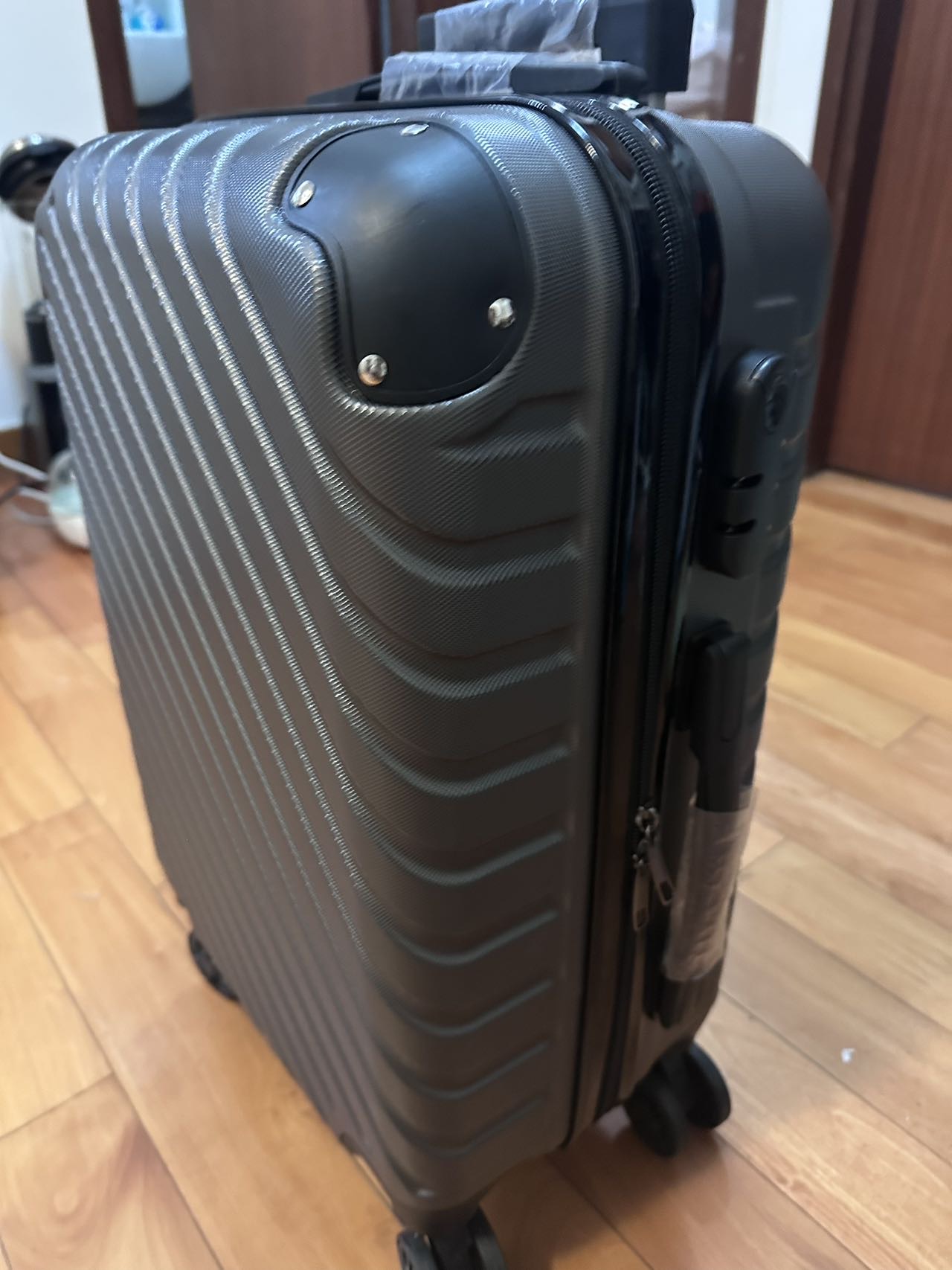 全新未拆登机箱