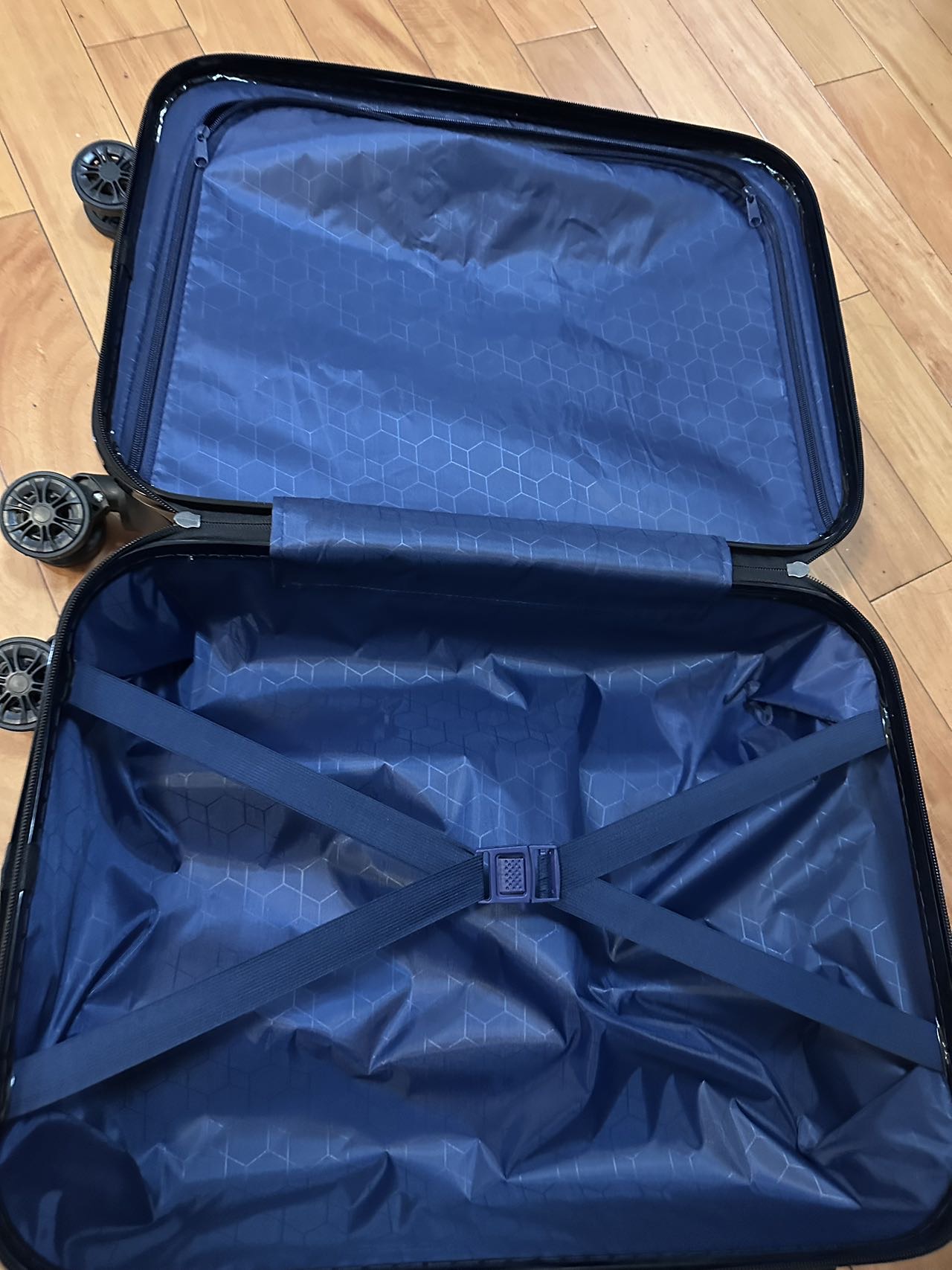 全新未拆登机箱