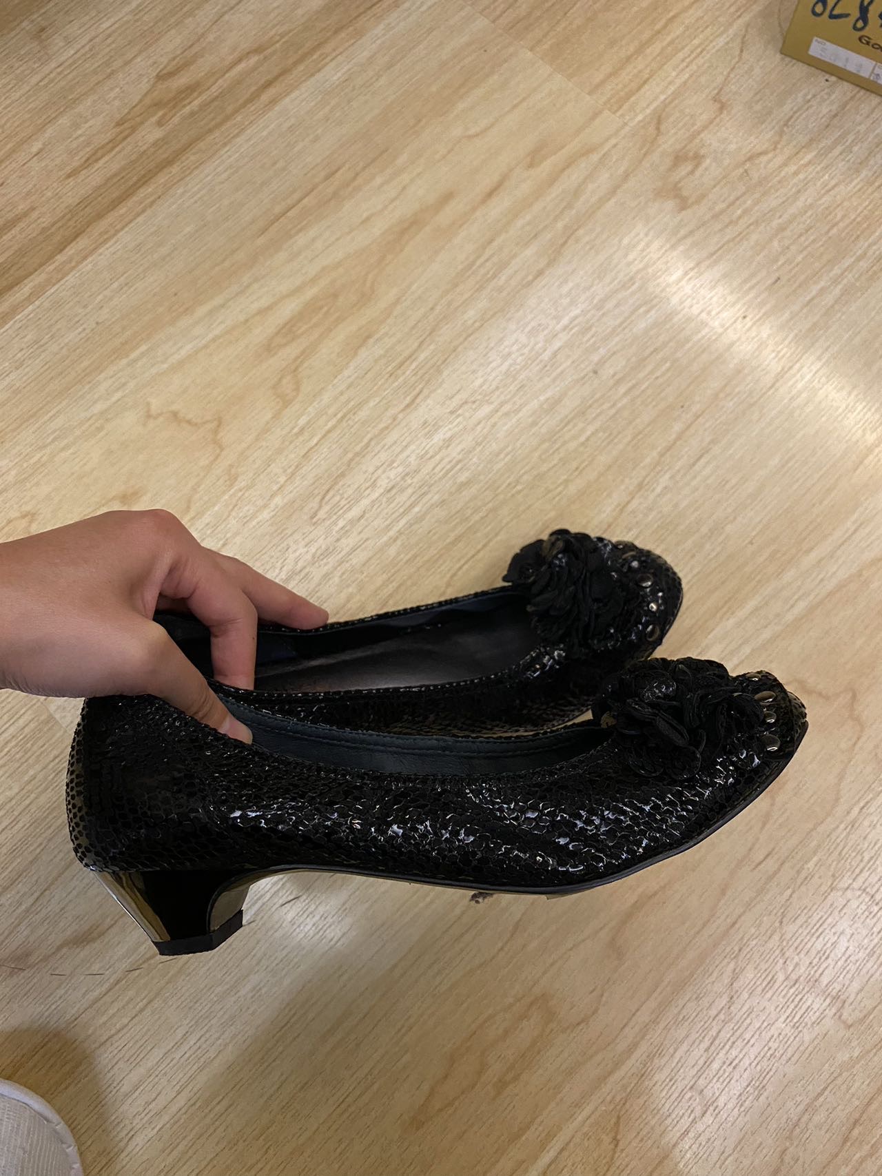 Millies黑色低跟皮鞋36码