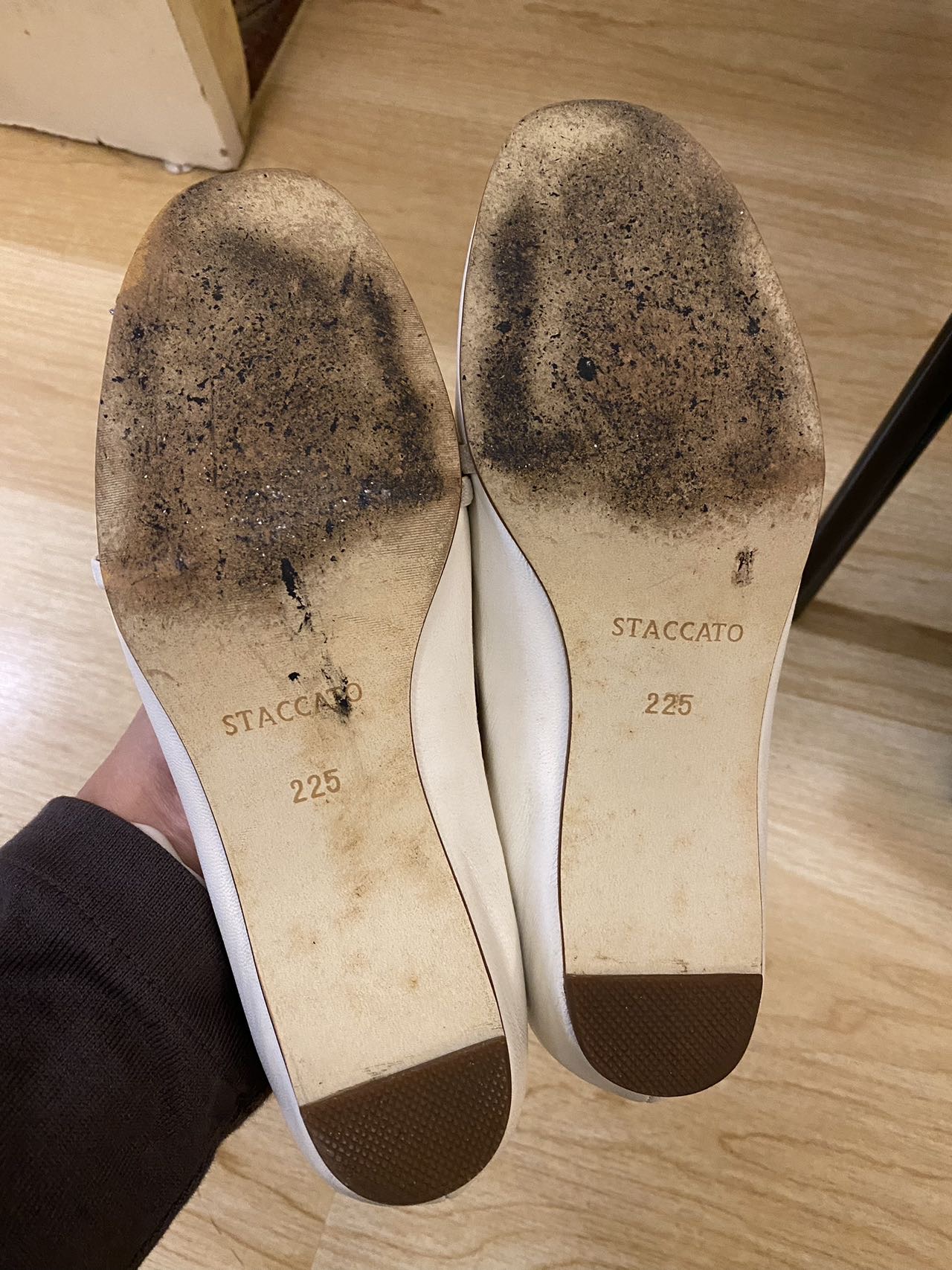 STACCATO底跟白色女皮鞋35码