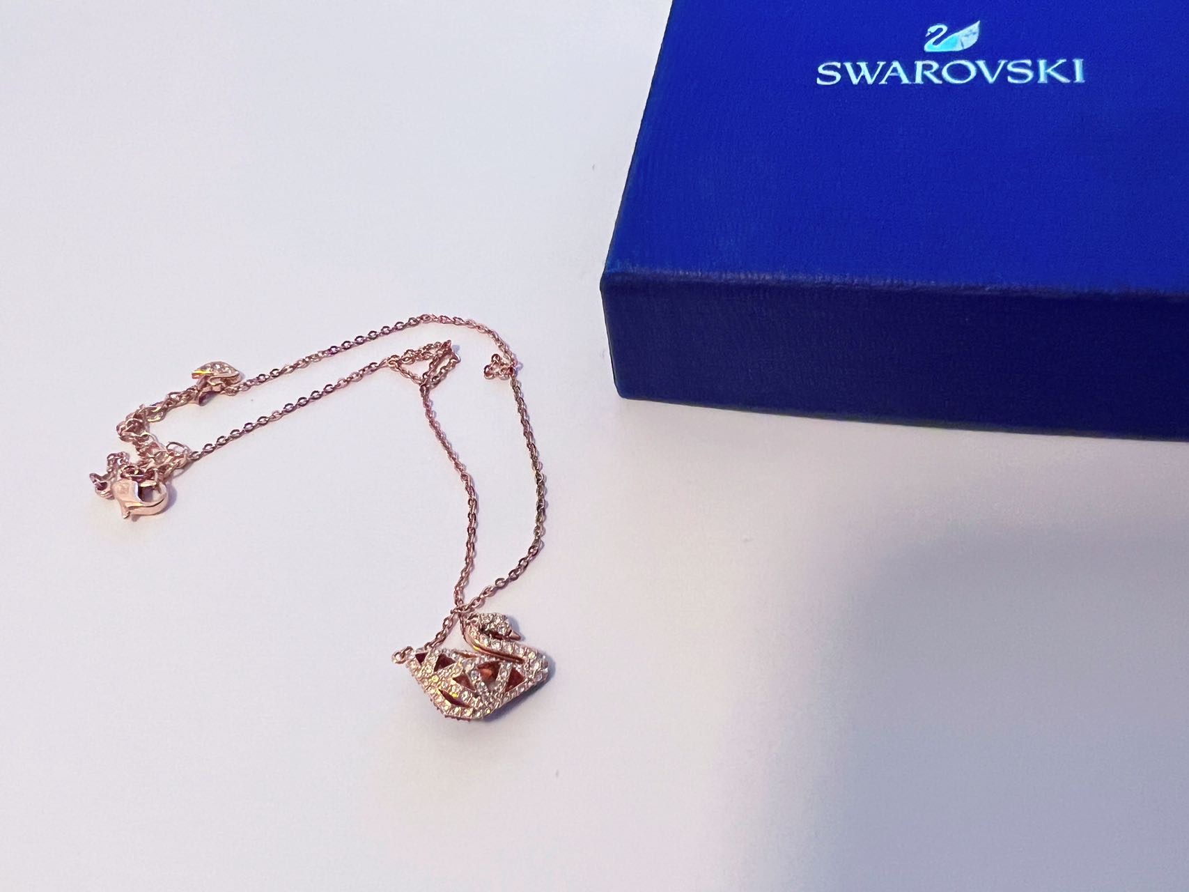 施华洛世奇双面天鹅项链