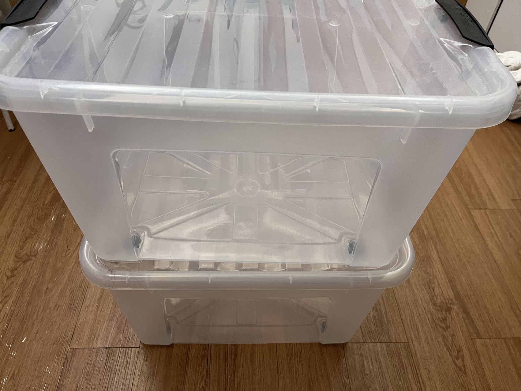 超大带轮子透明收纳箱