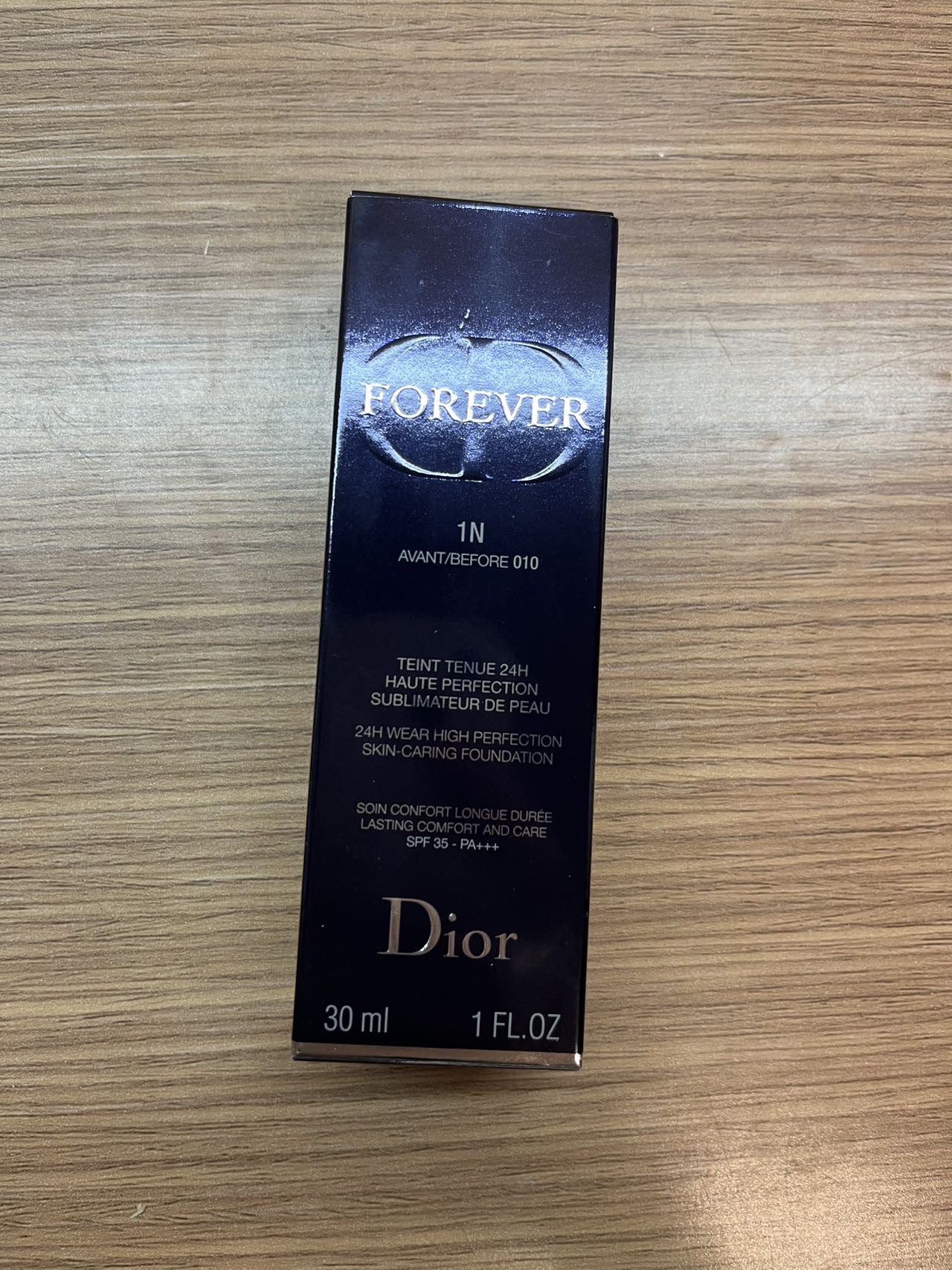Dior 24小时持妆粉底液