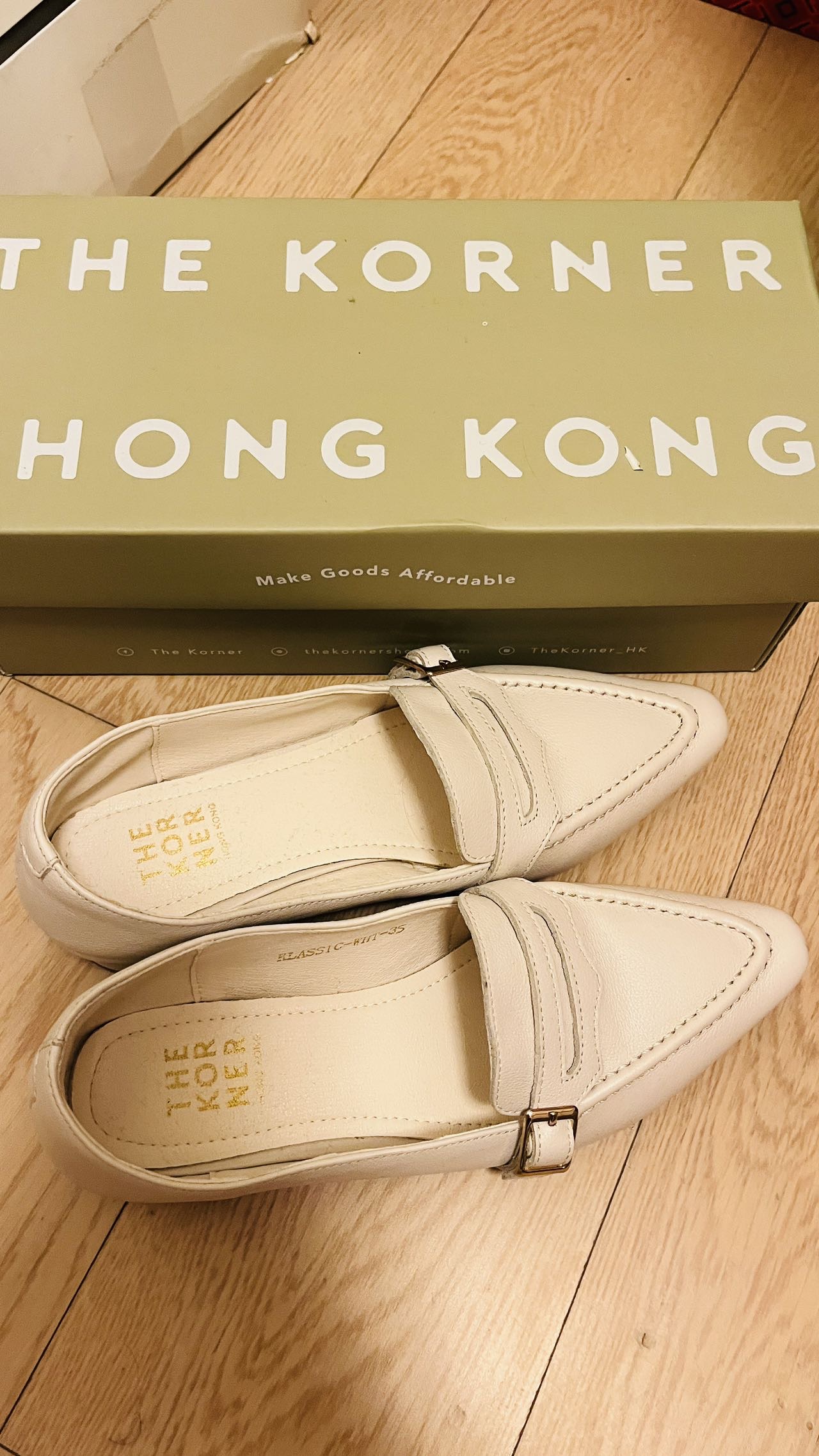 奶油色低跟乐福鞋 The Korner