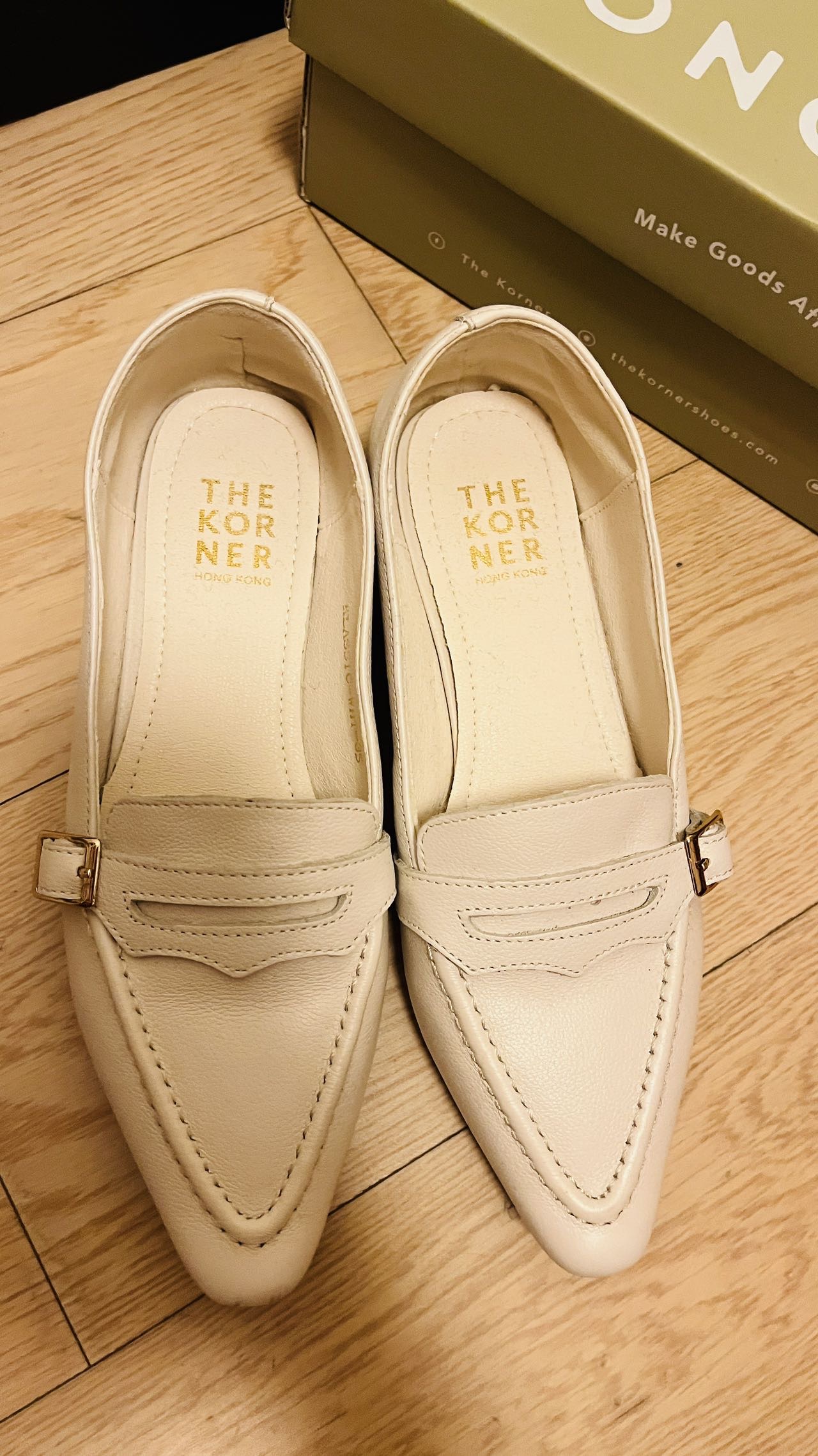 奶油色低跟乐福鞋 The Korner