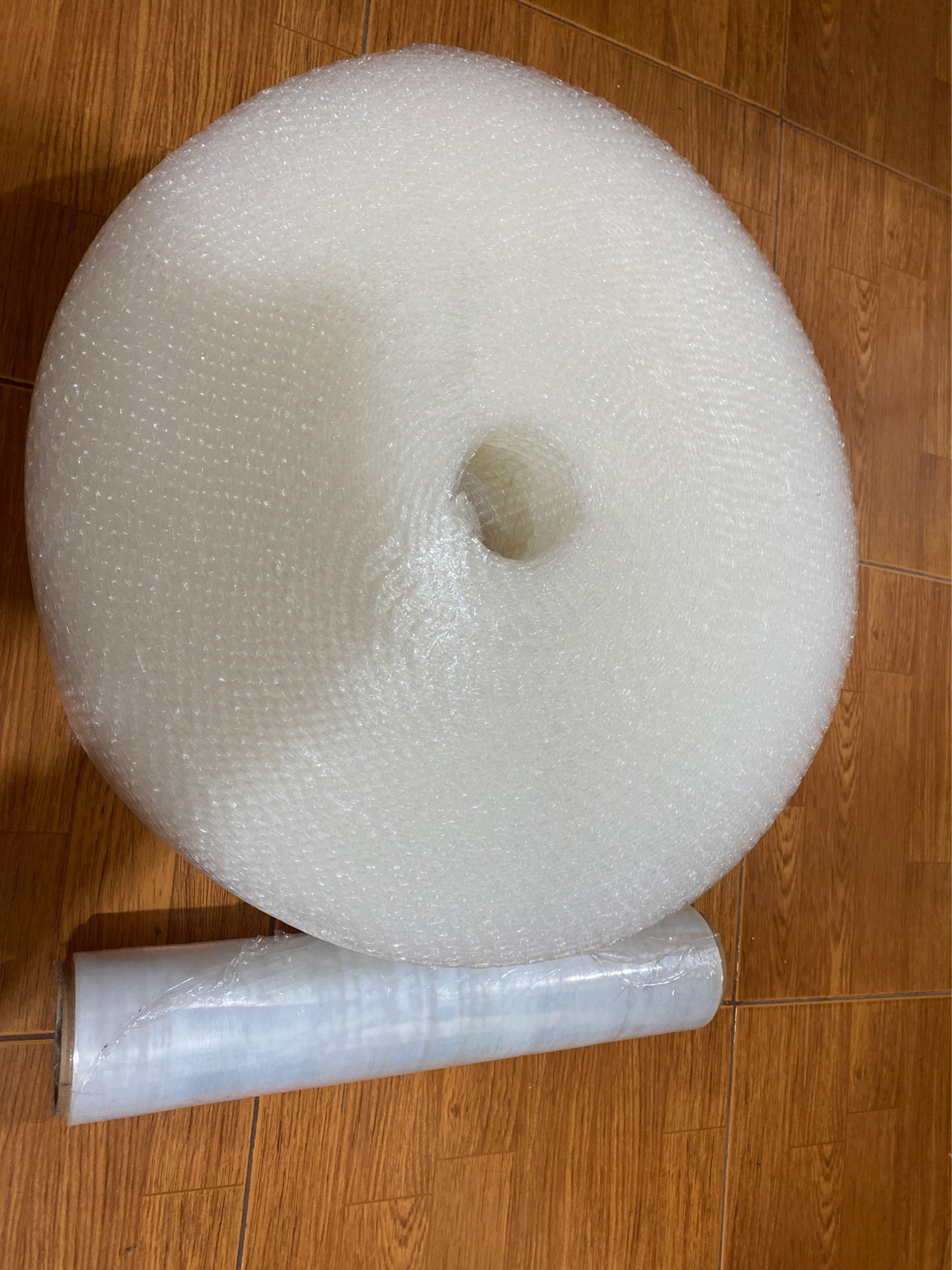 搬家用保鲜膜和泡沫