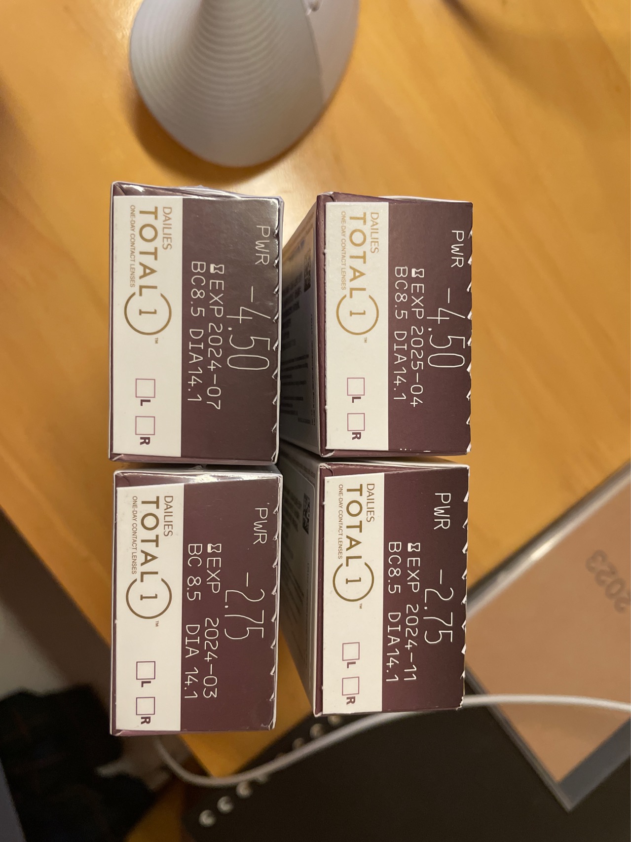 Alcon 水梯度隐形眼镜