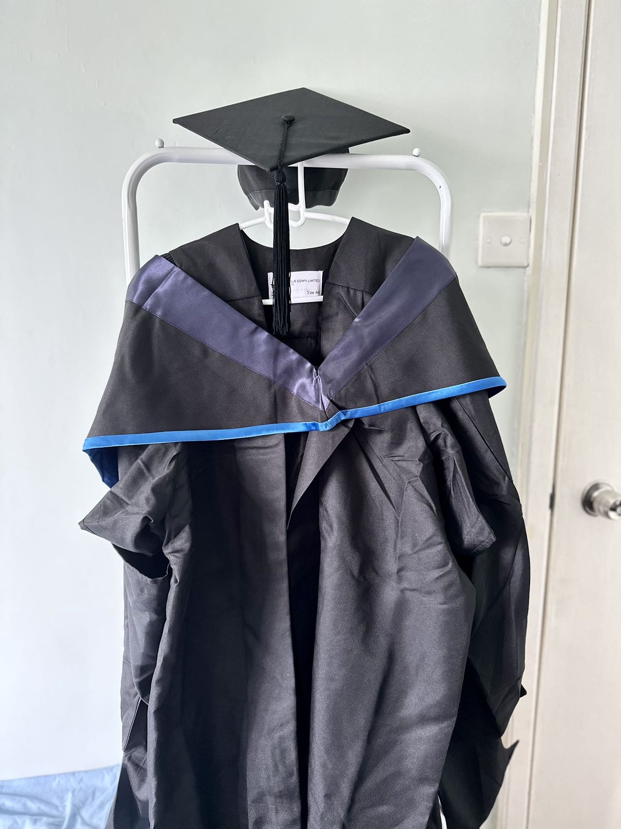 出租MA文学学士服