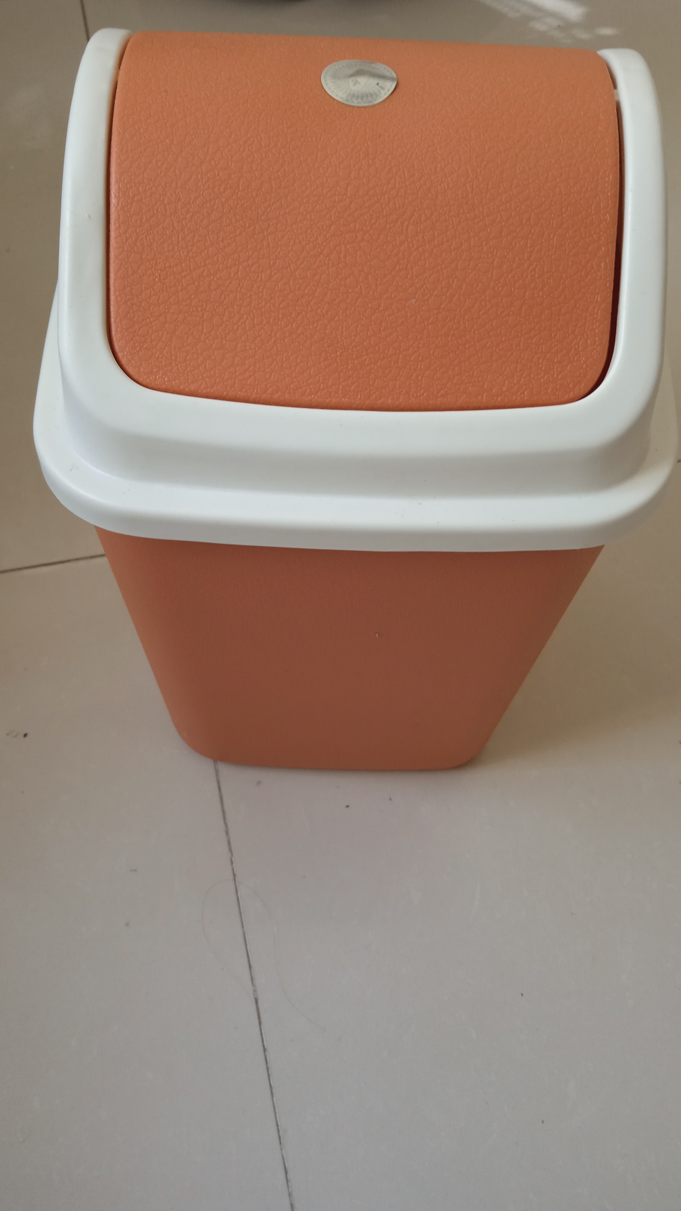 垃圾桶全新