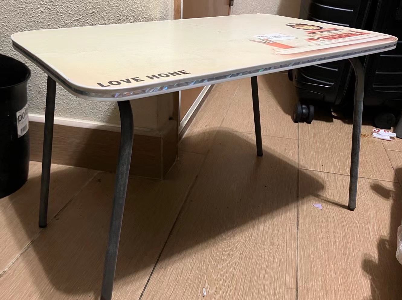 宜家椅子，懒人书桌，瑜伽垫等日用品