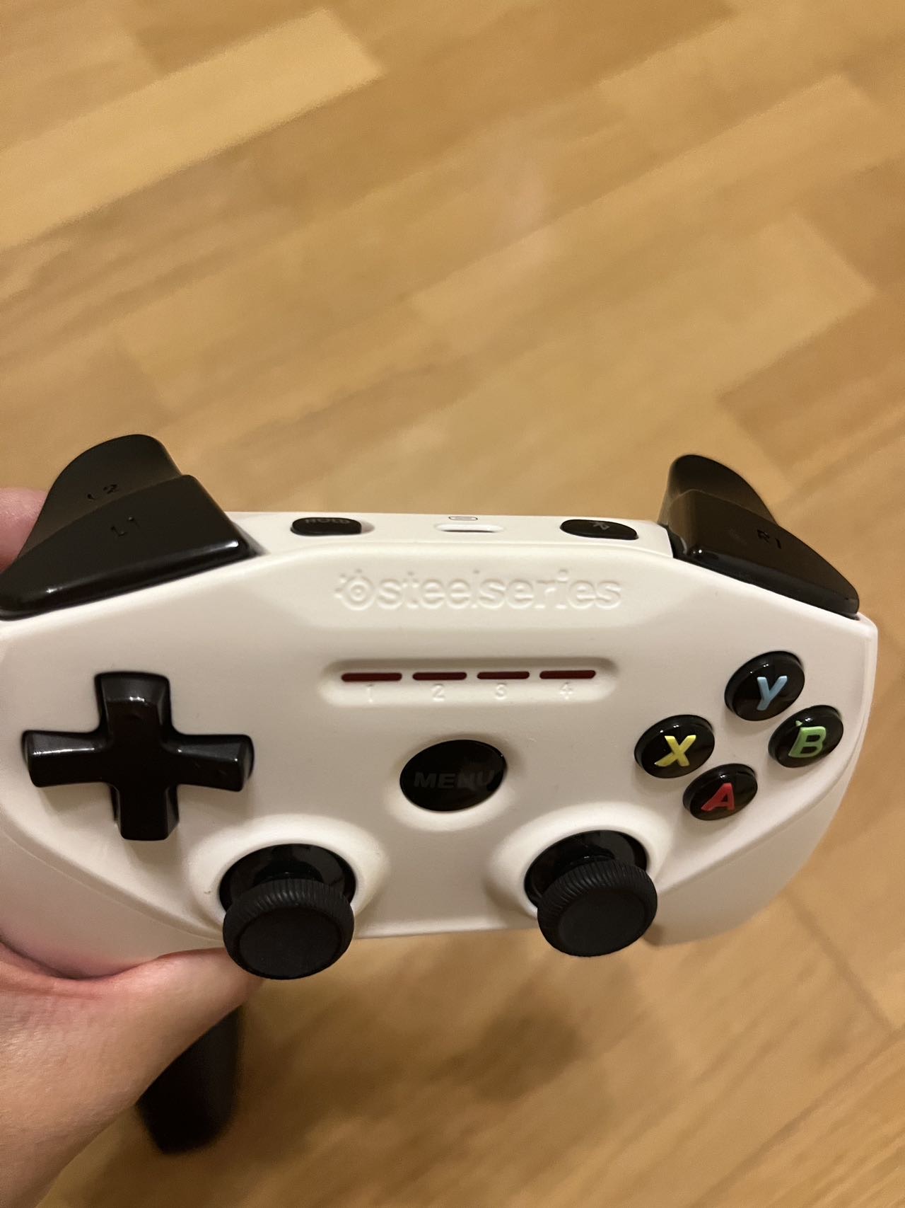 SteelSeries Nimbus 游戏手柄