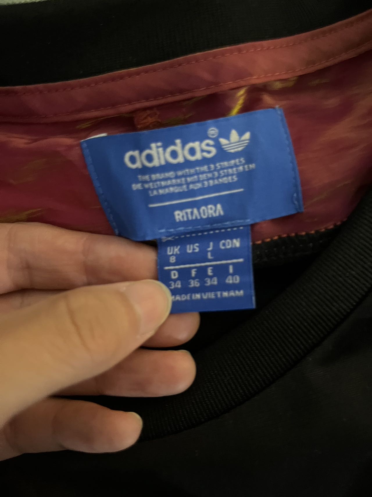 阿迪达斯三叶草短袖女