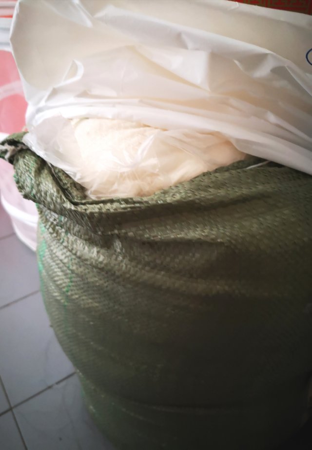 未拆封全新床垫，蚕丝被，床上用品